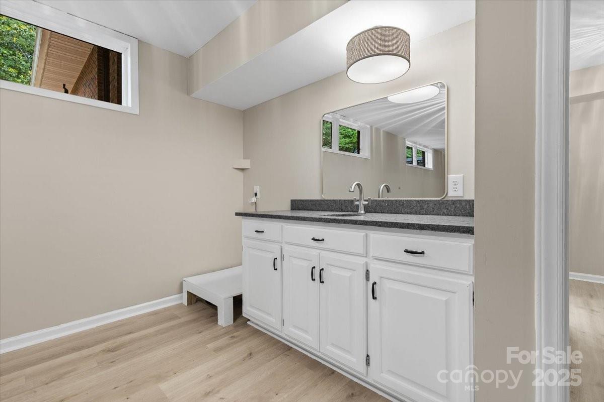 5916 Cashion Road — Huntersville