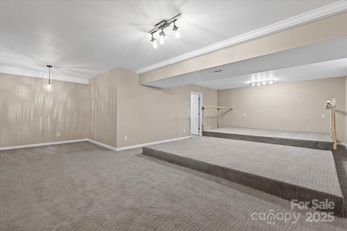 5916 Cashion Road — Huntersville