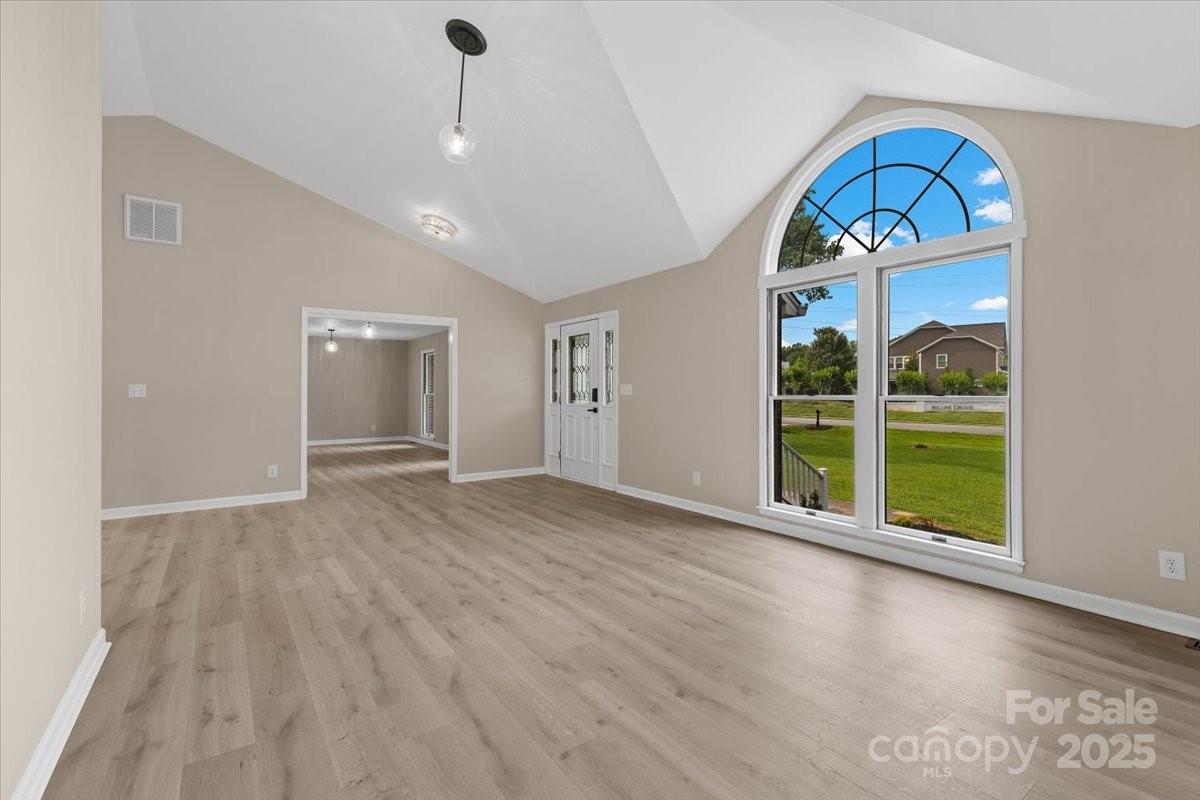 5916 Cashion Road — Huntersville