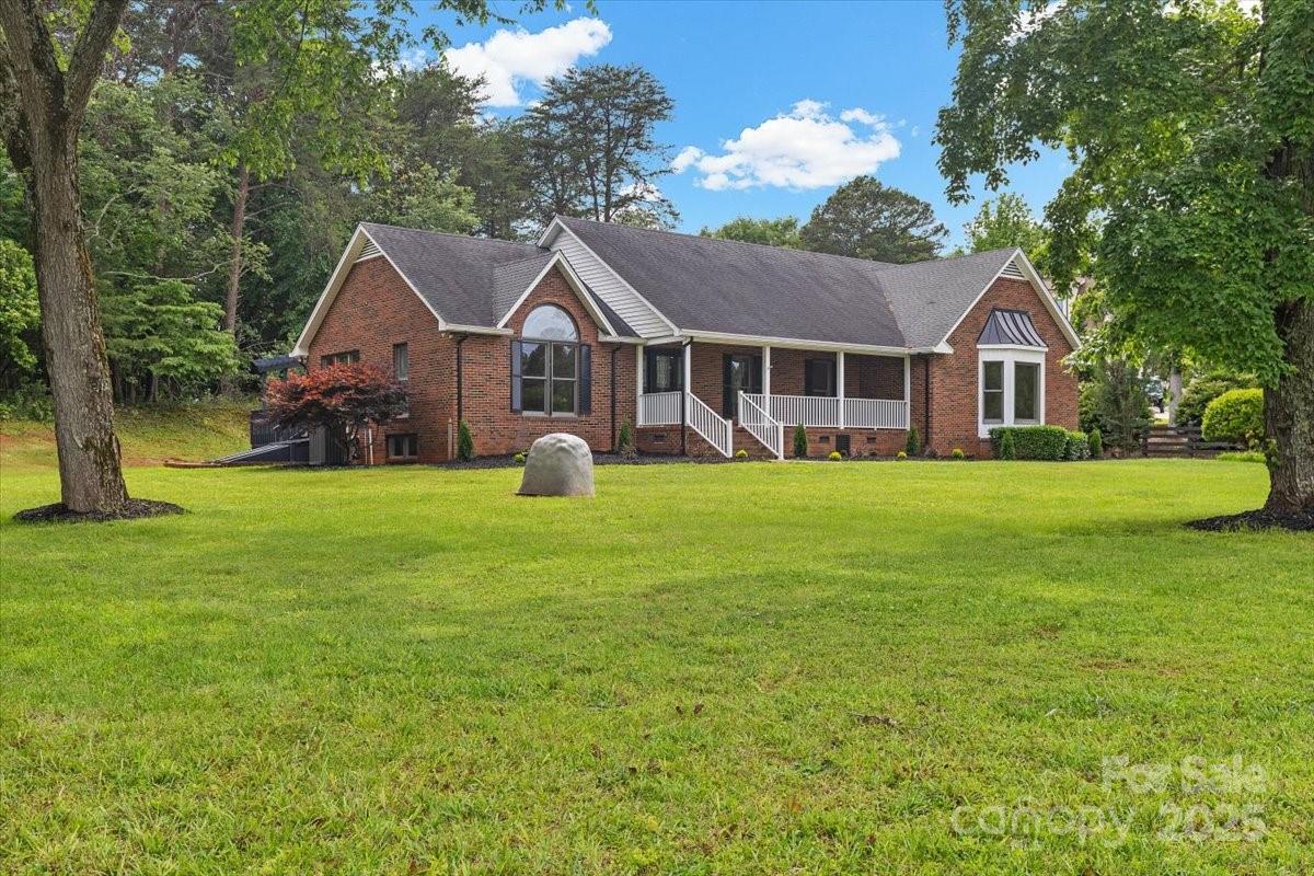 5916 Cashion Road — Huntersville