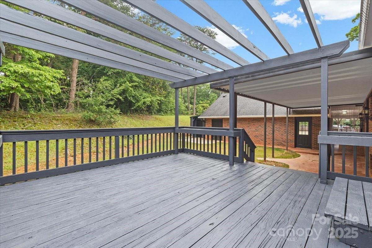 5916 Cashion Road — Huntersville