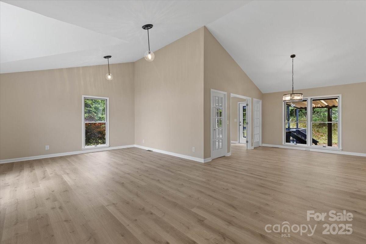 5916 Cashion Road — Huntersville