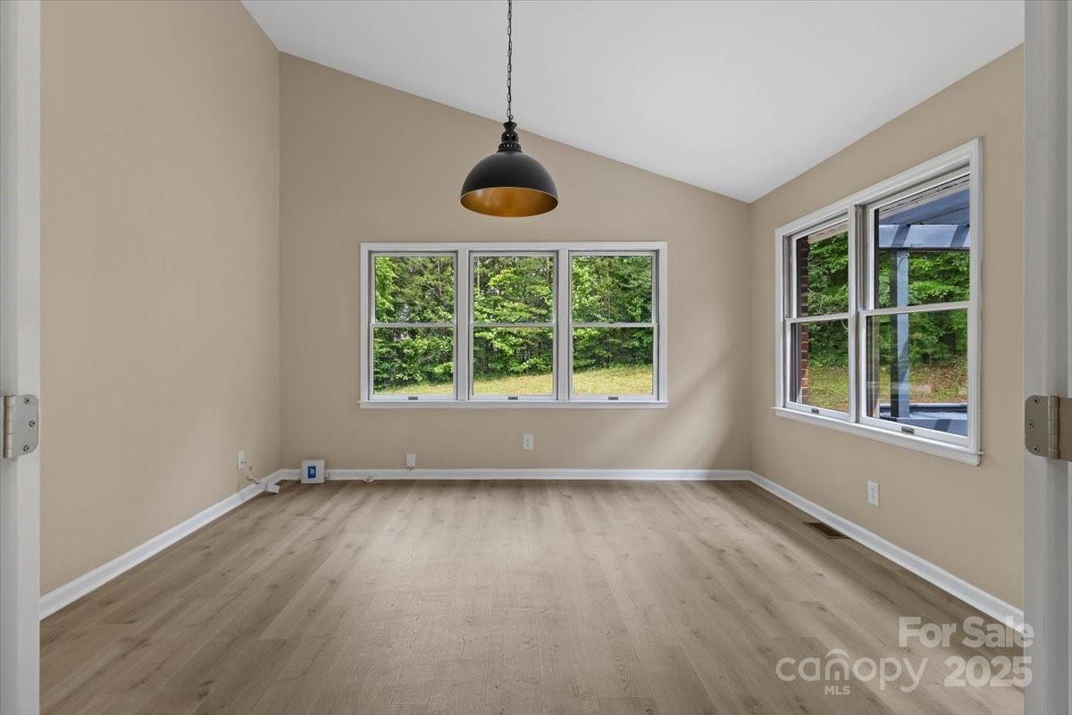 5916 Cashion Road — Huntersville