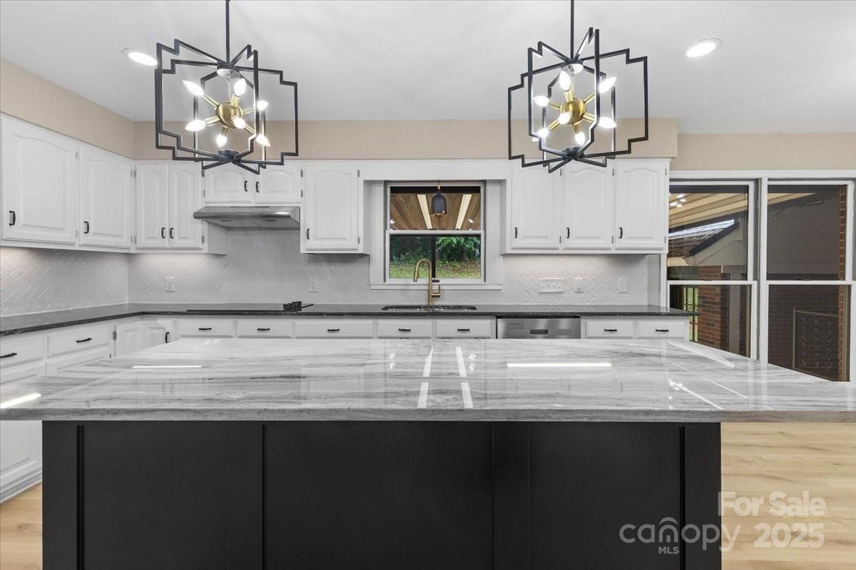 5916 Cashion Road — Huntersville