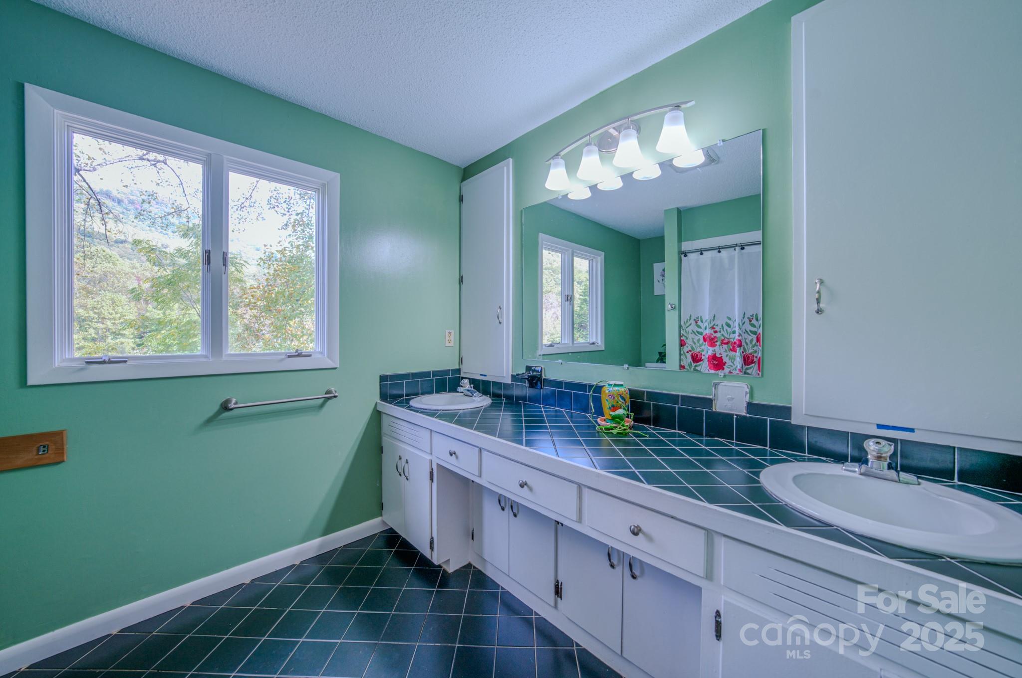 605 Country Club Drive — Maggie Valley