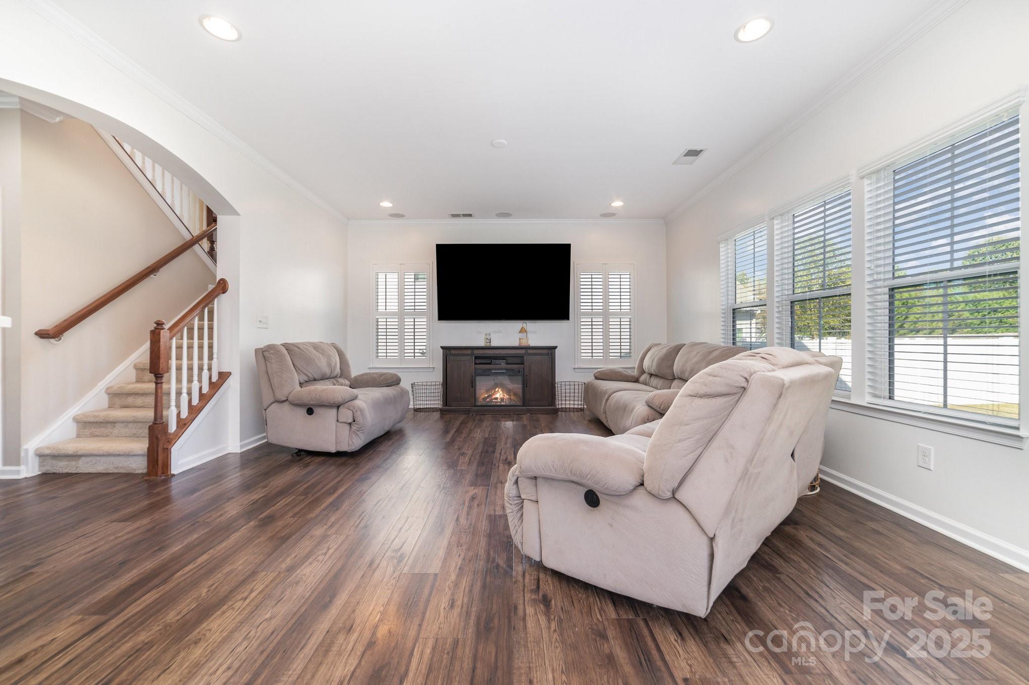 2677 Kinsley Avenue NW — Concord
