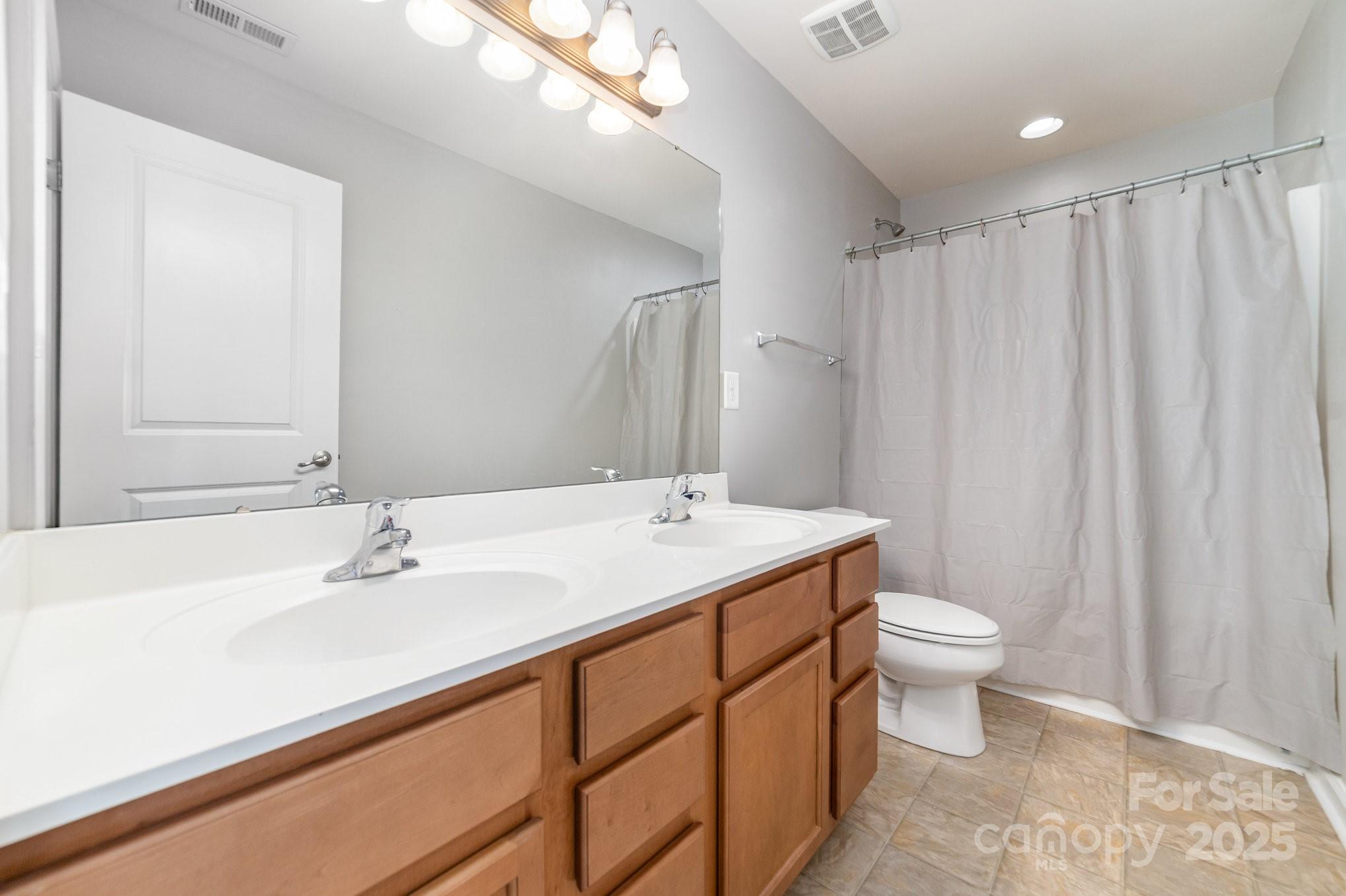 2677 Kinsley Avenue NW — Concord