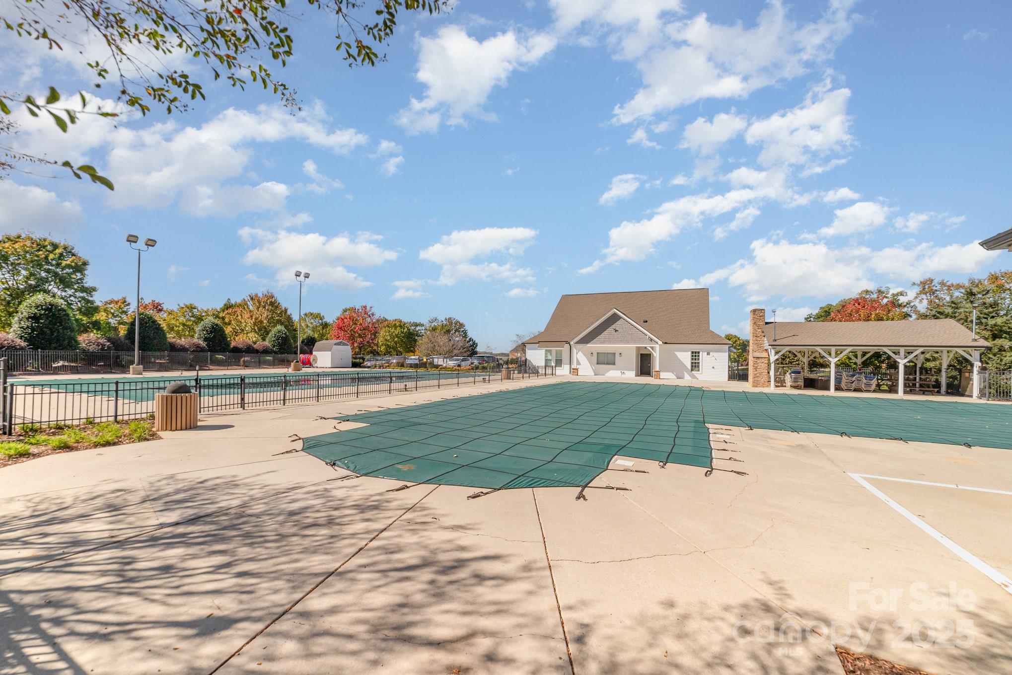 2677 Kinsley Avenue NW — Concord