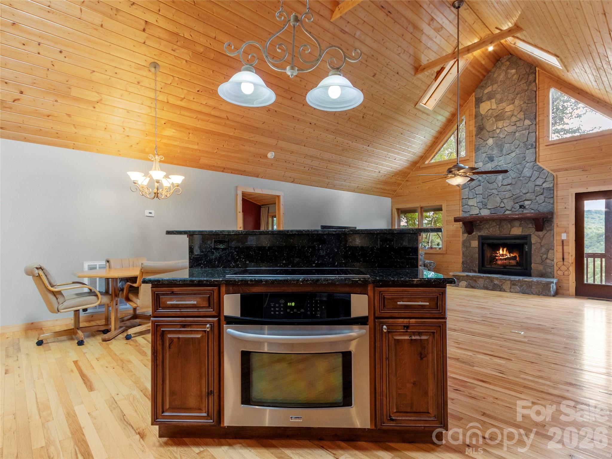 346 Appaloosa Trail — Burnsville