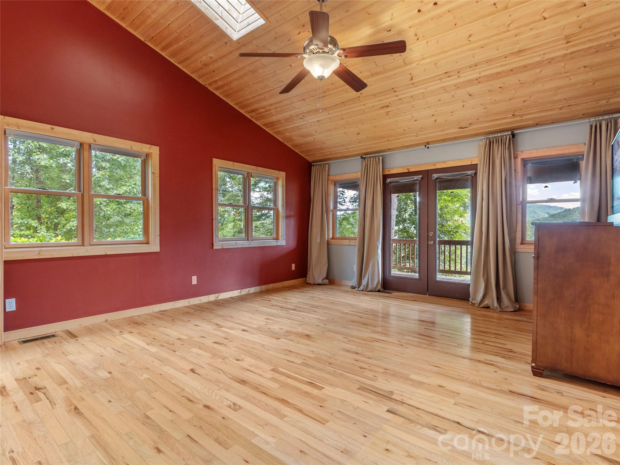 346 Appaloosa Trail — Burnsville