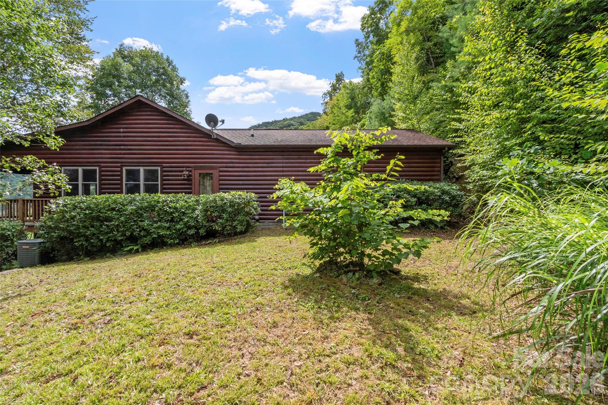 346 Appaloosa Trail — Burnsville