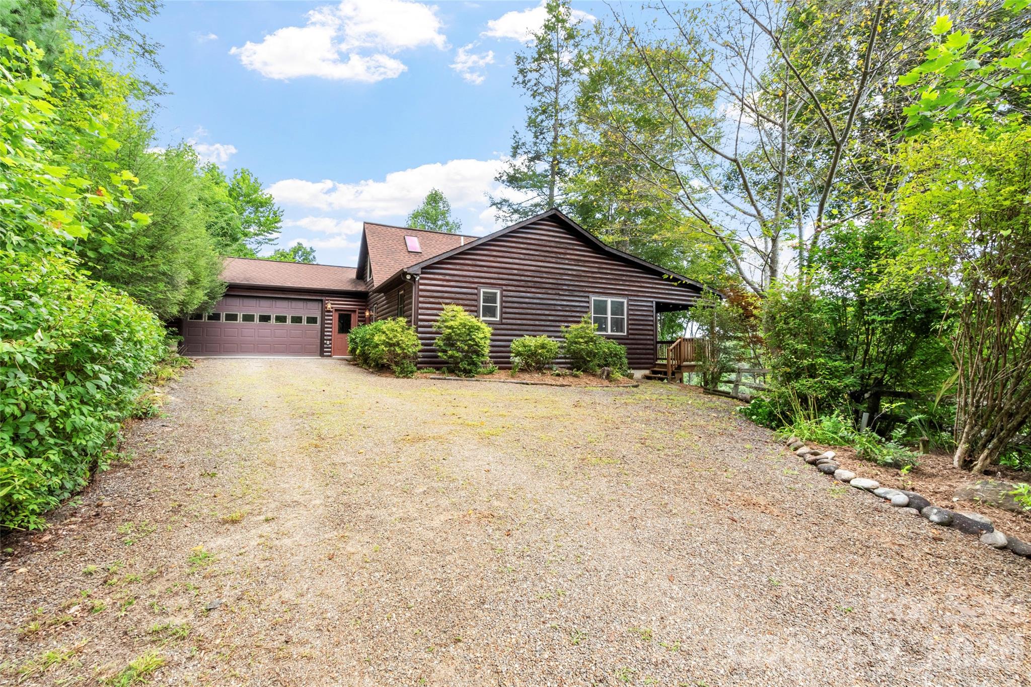 346 Appaloosa Trail — Burnsville