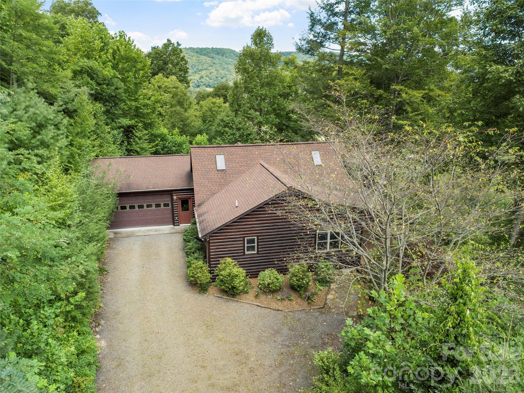 346 Appaloosa Trail — Burnsville