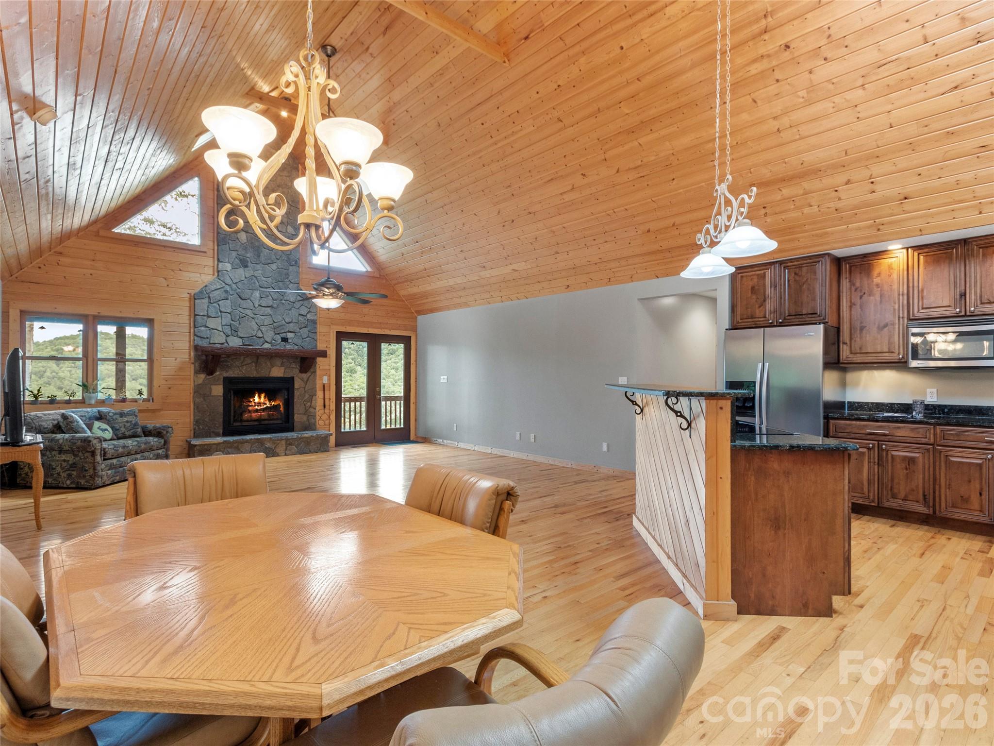 346 Appaloosa Trail — Burnsville