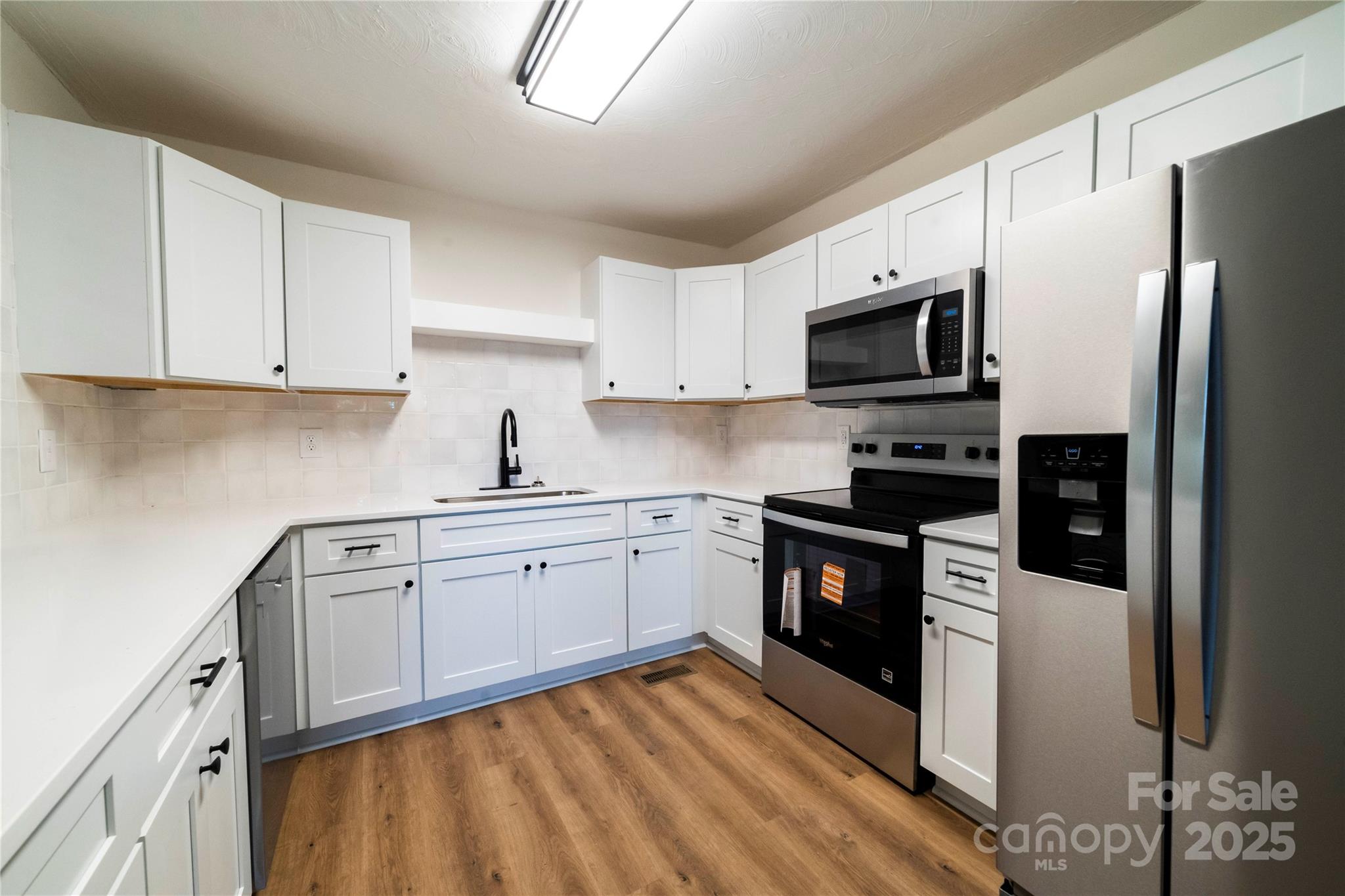 1210 29th Avenue Drive NE — Hickory