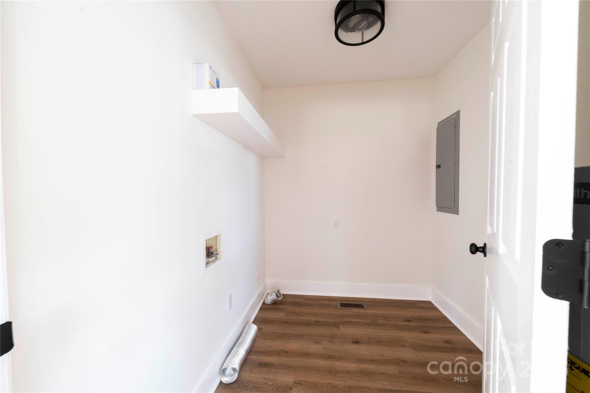 1210 29th Avenue Drive NE — Hickory