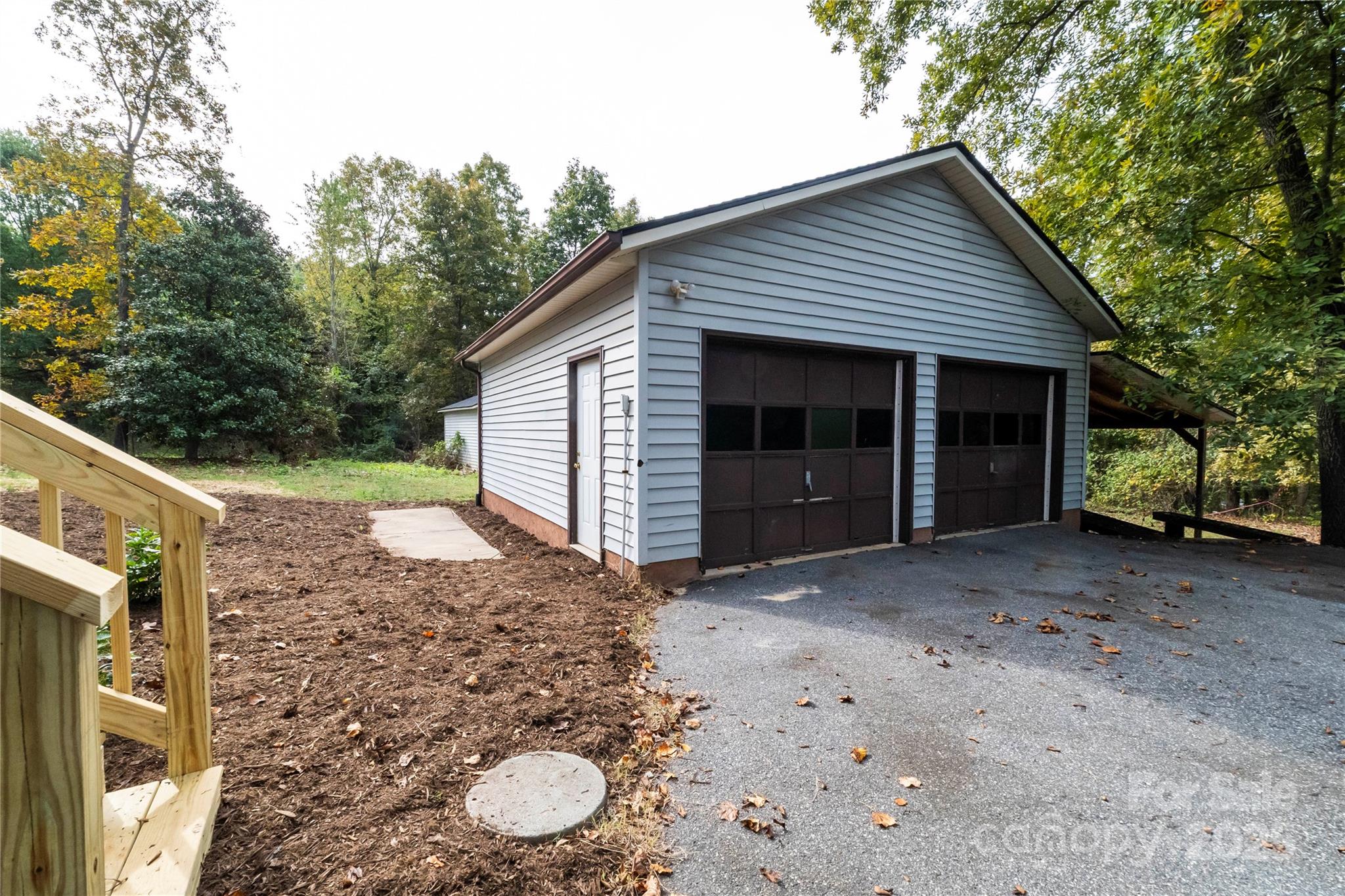 1210 29th Avenue Drive NE — Hickory