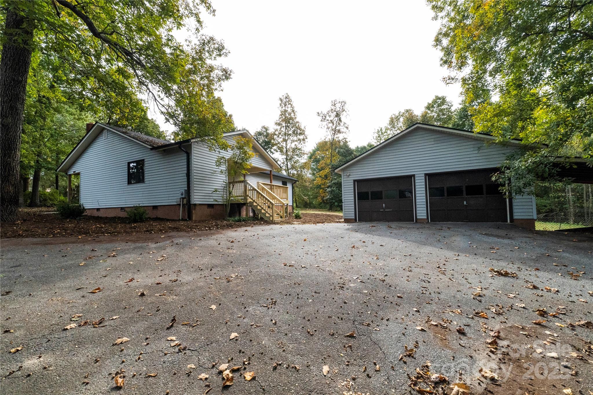 1210 29th Avenue Drive NE — Hickory