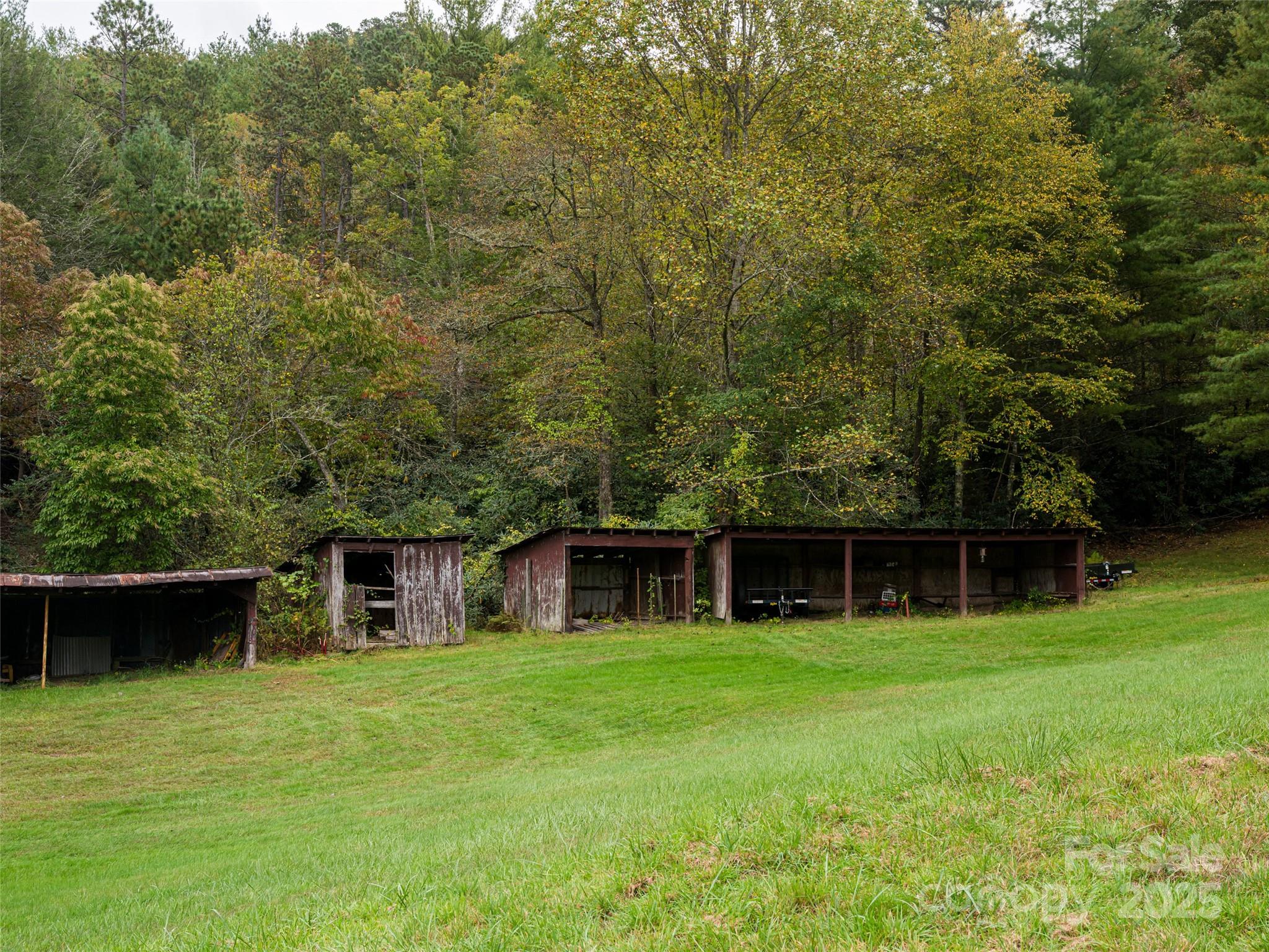 71 Happy Valley Drive — Mills River