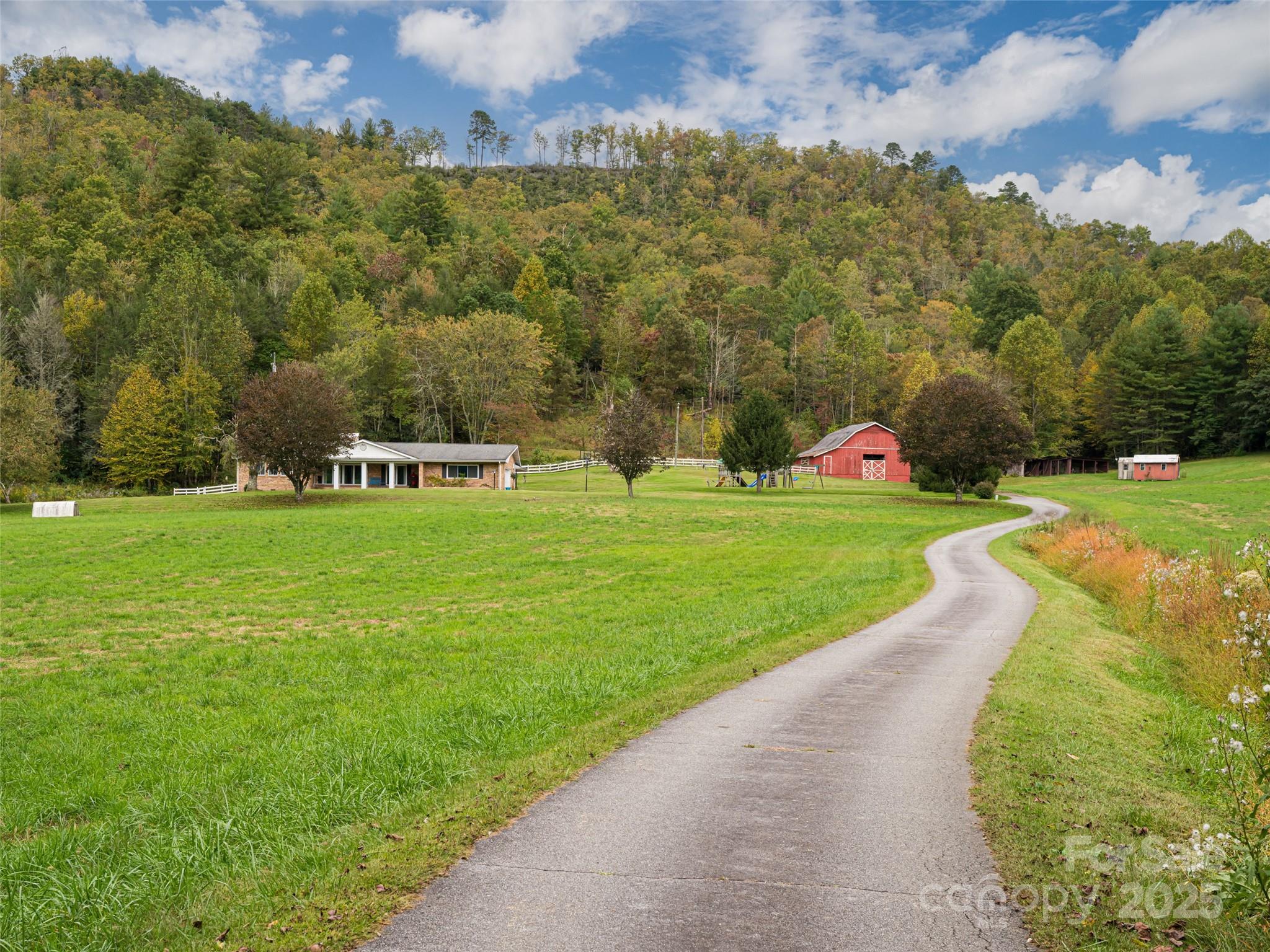 71 Happy Valley Drive — Mills River