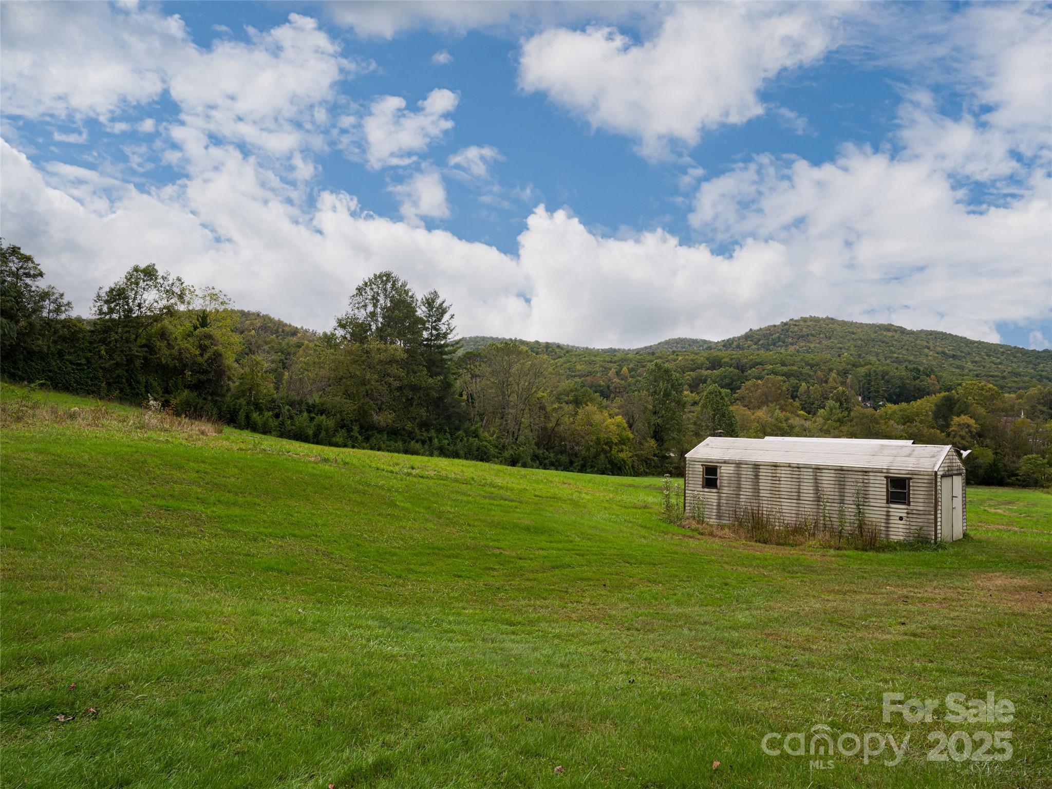 71 Happy Valley Drive — Mills River