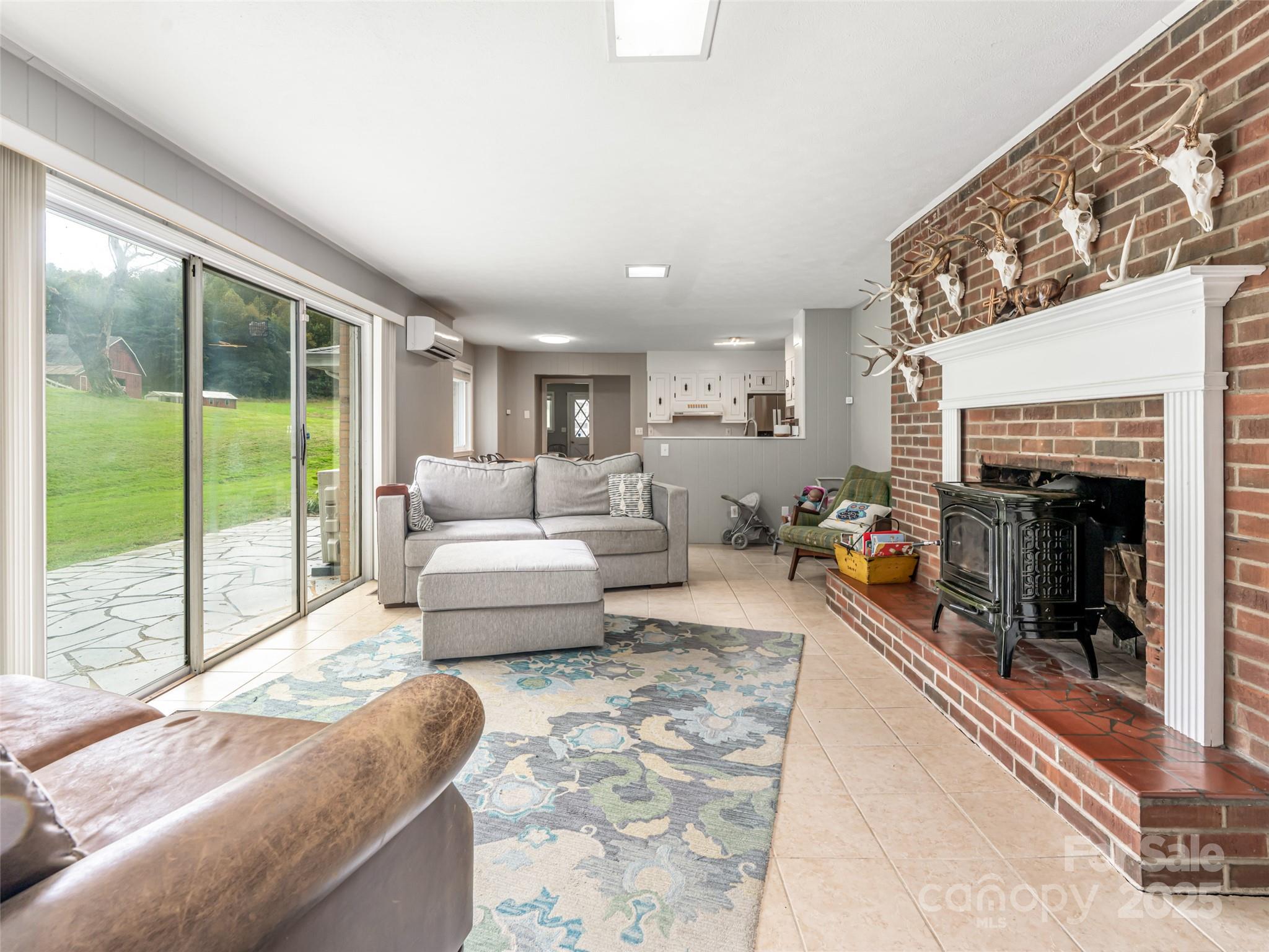 71 Happy Valley Drive — Mills River
