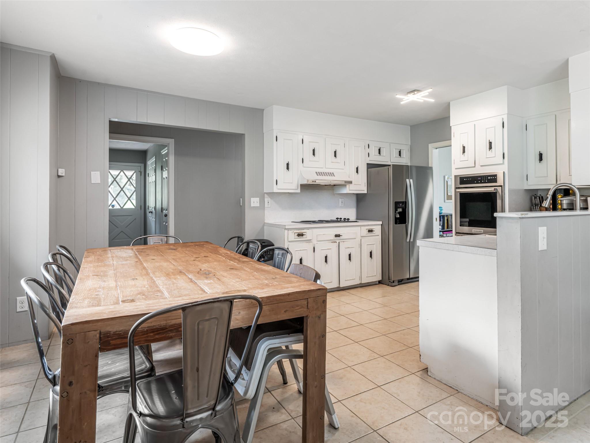 71 Happy Valley Drive — Mills River