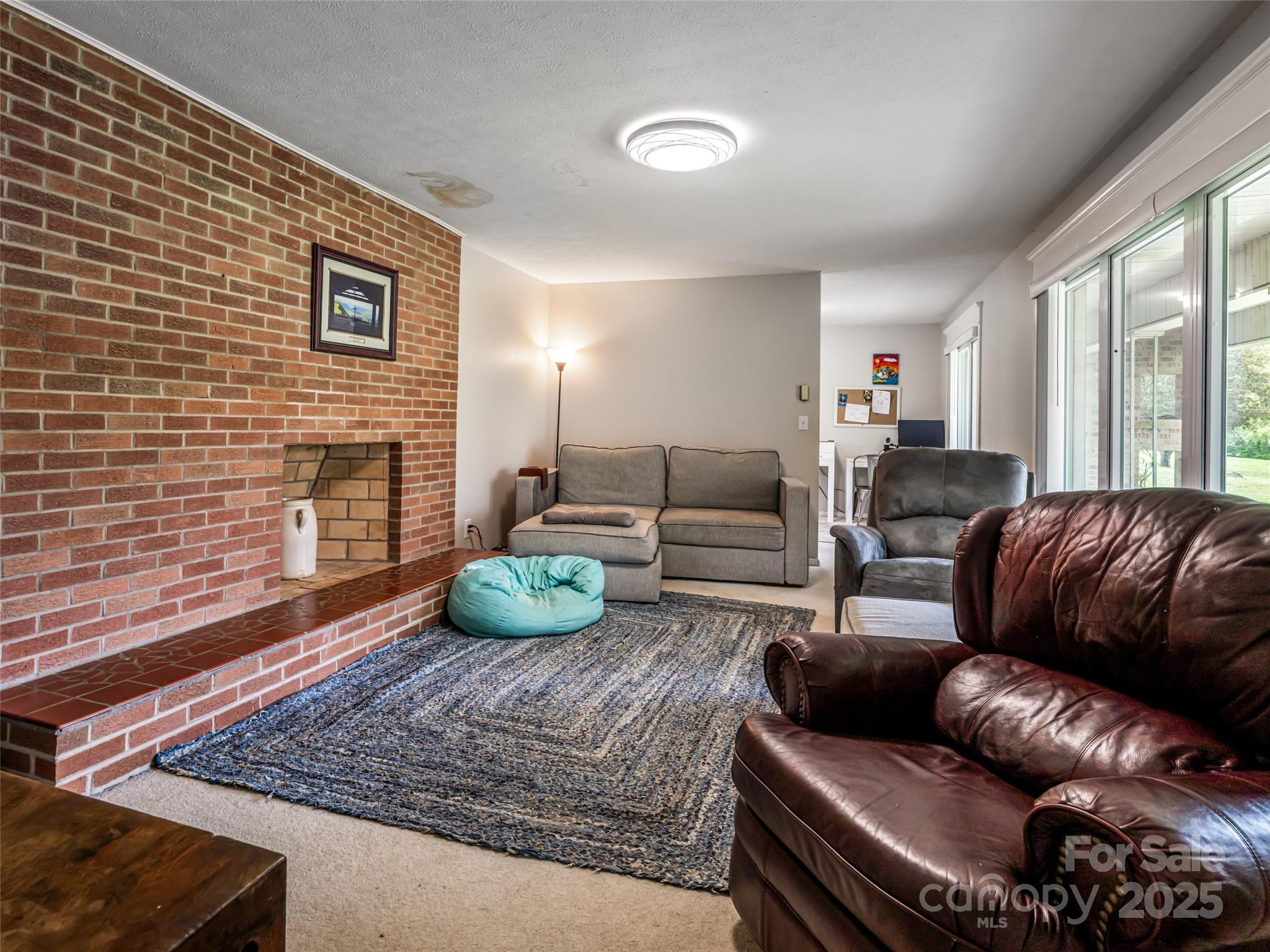 71 Happy Valley Drive — Mills River