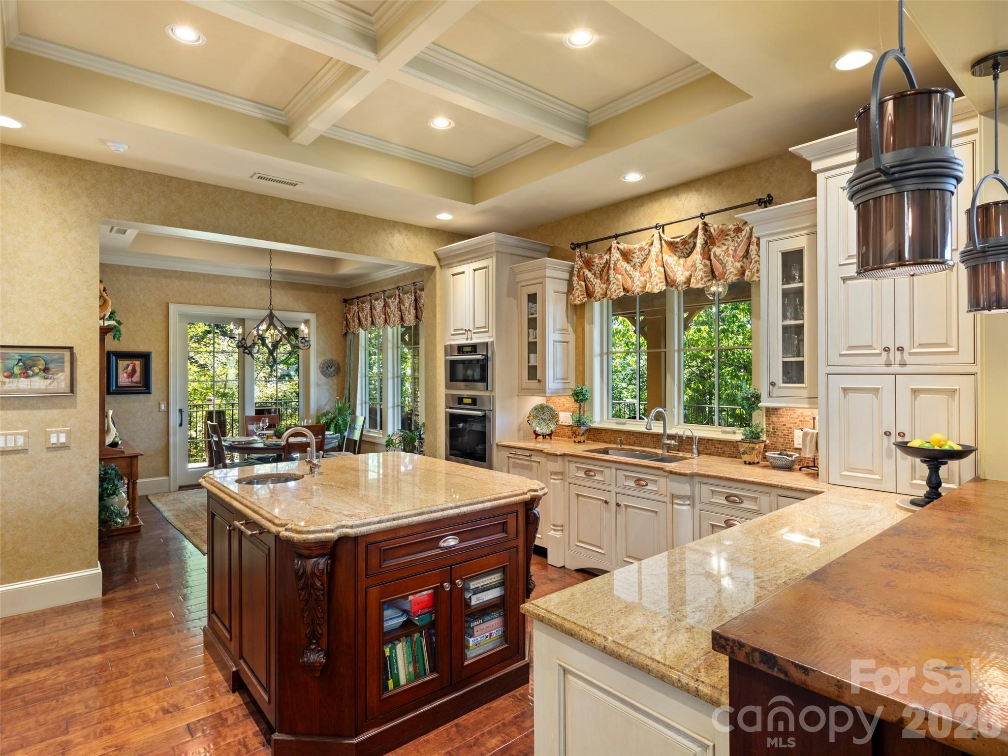 5 Rock Vista Way — Arden