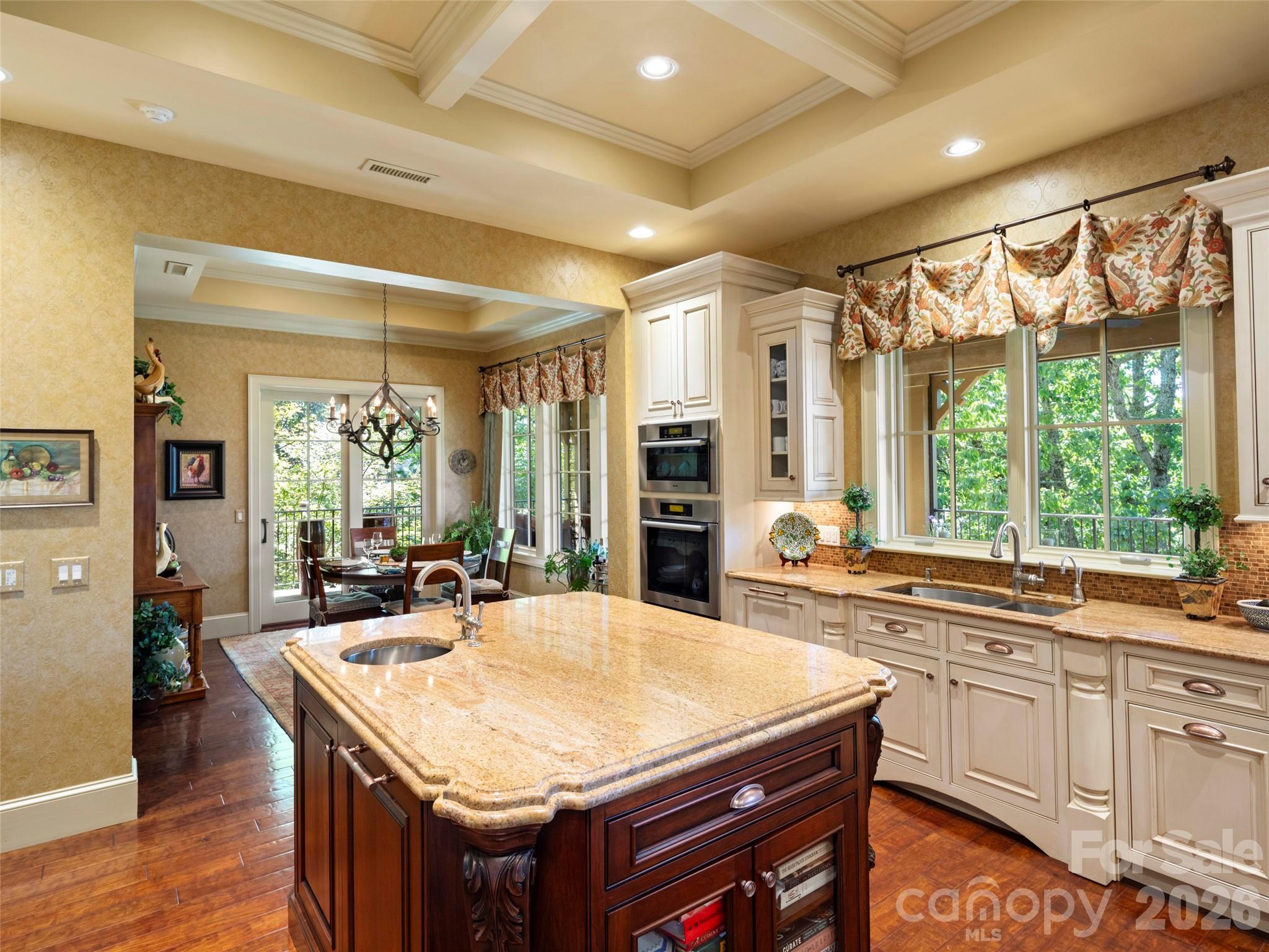 5 Rock Vista Way — Arden