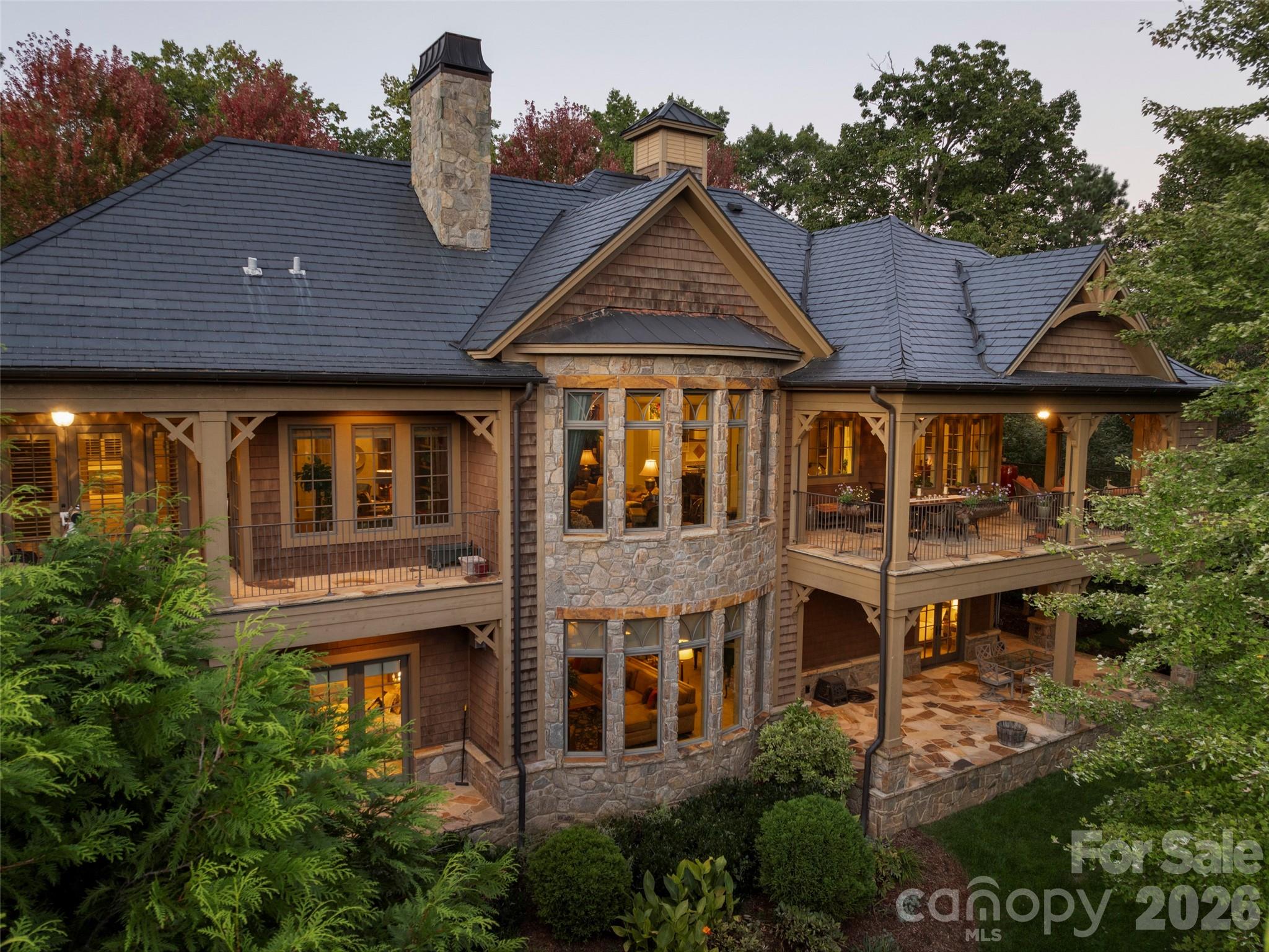 5 Rock Vista Way — Arden