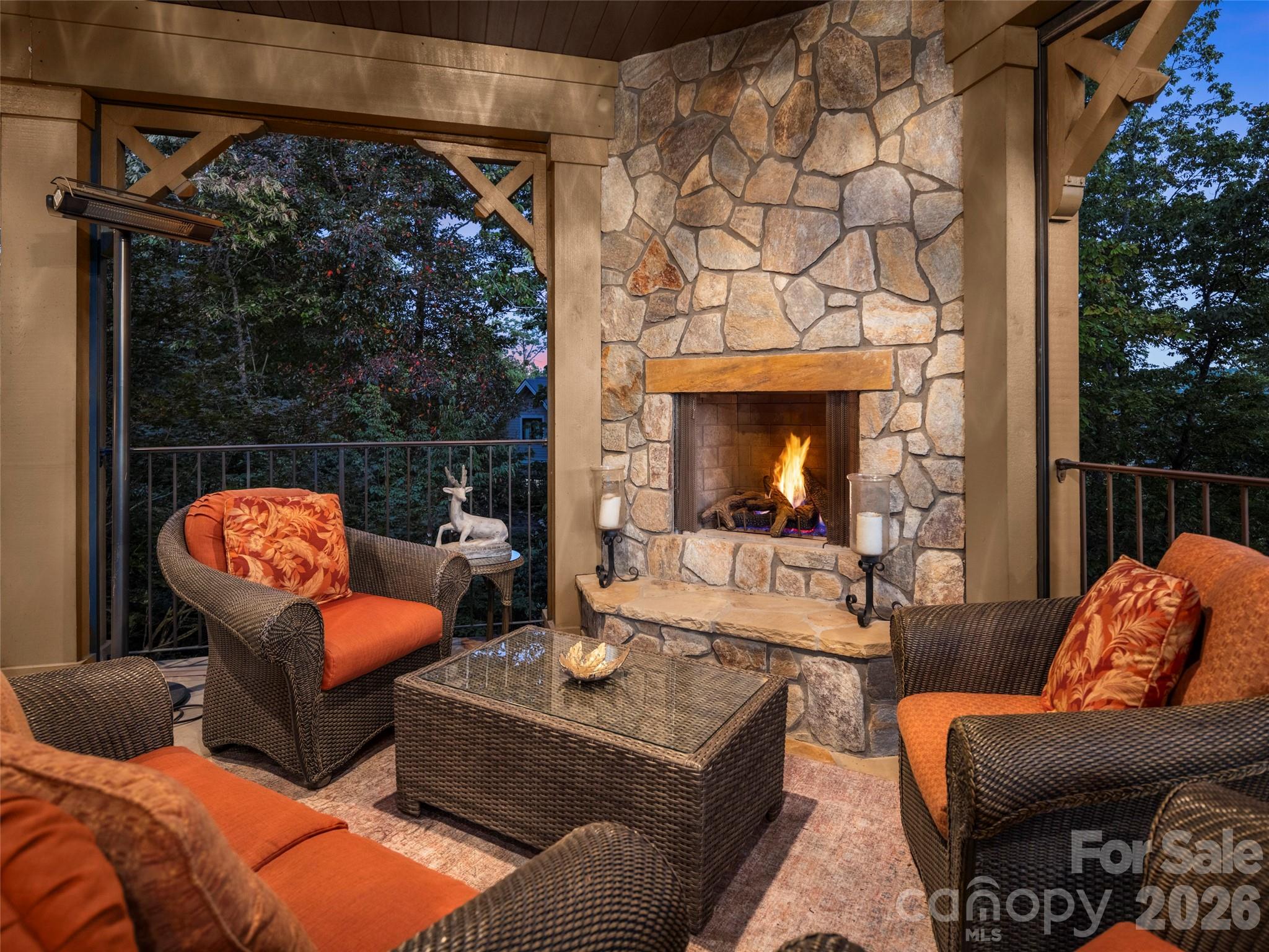 5 Rock Vista Way — Arden