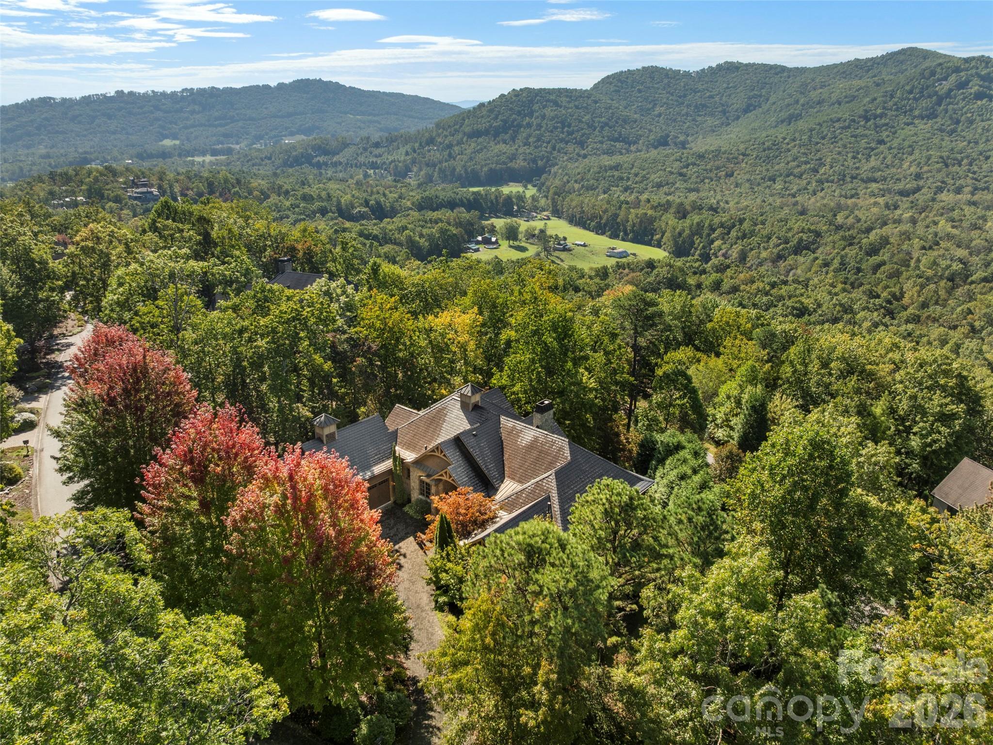 5 Rock Vista Way — Arden