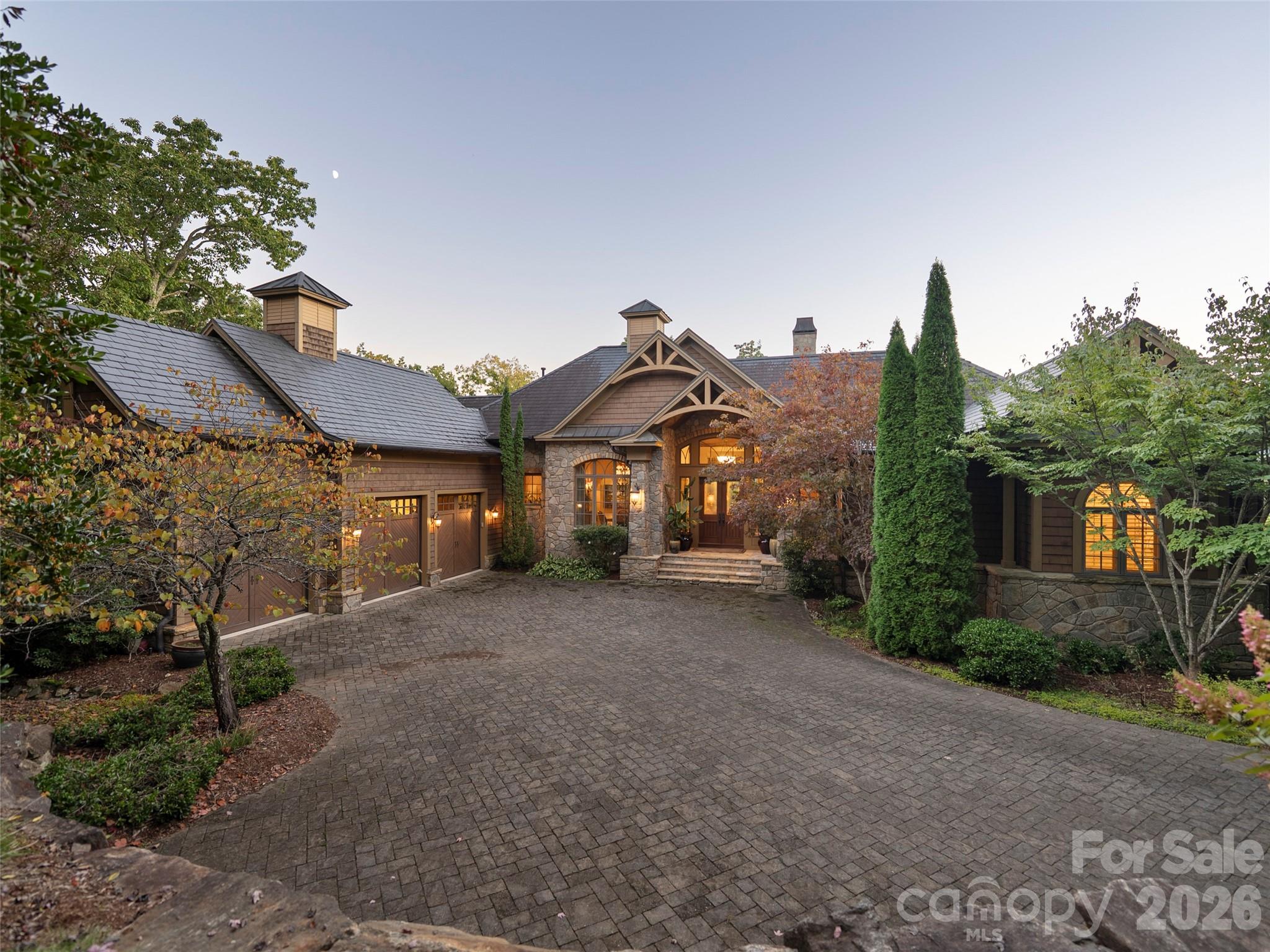 5 Rock Vista Way — Arden