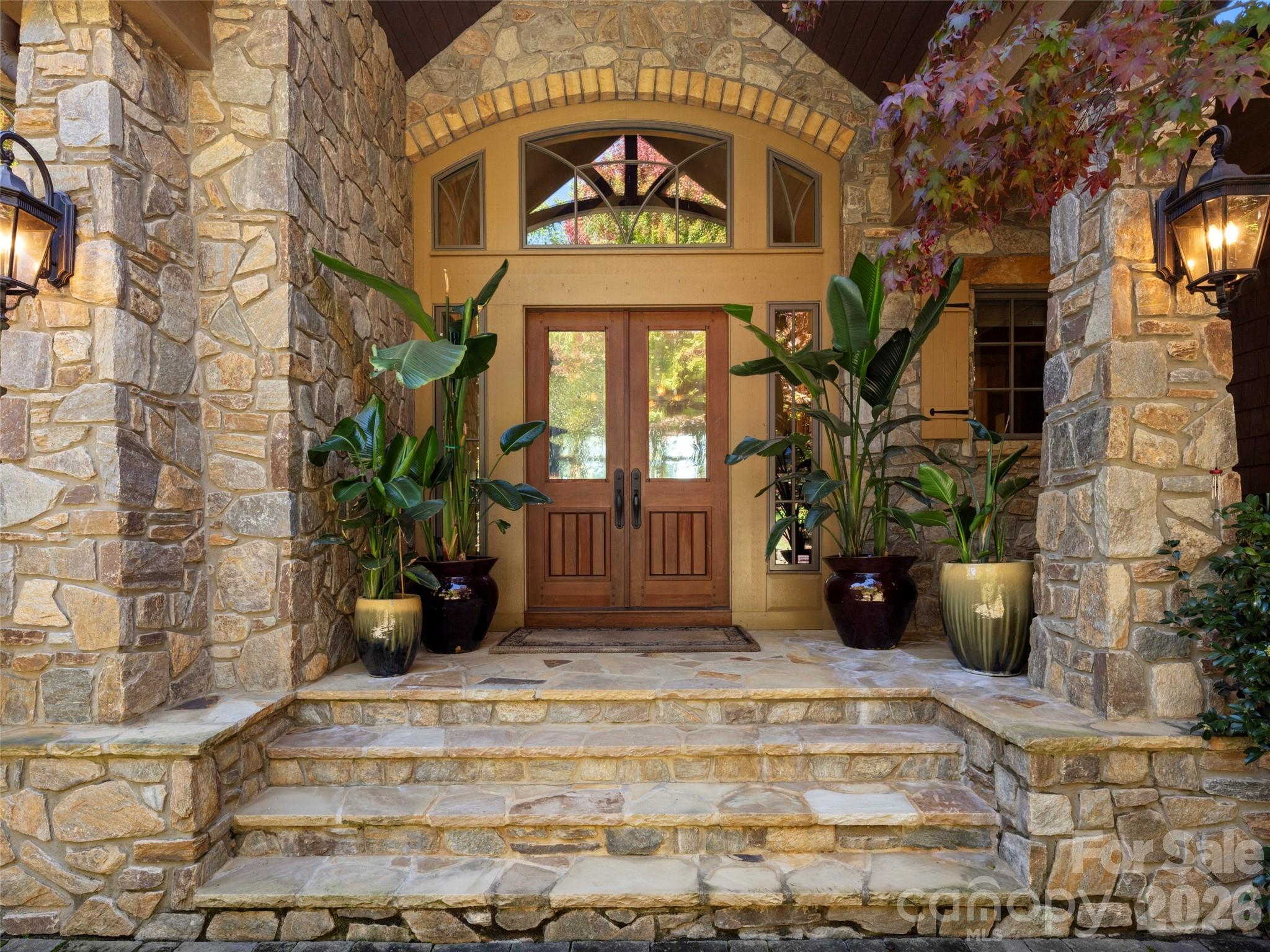 5 Rock Vista Way — Arden