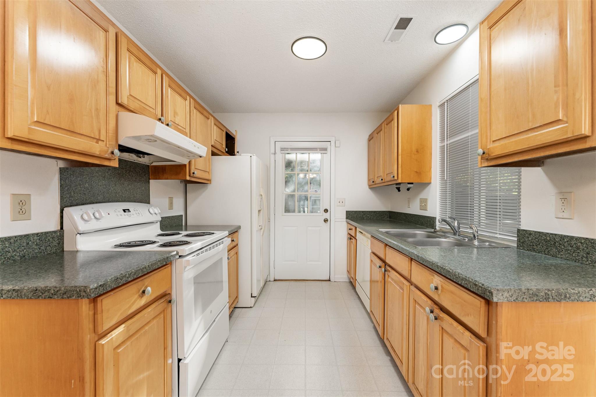 2319 Oak Leigh Drive — Charlotte