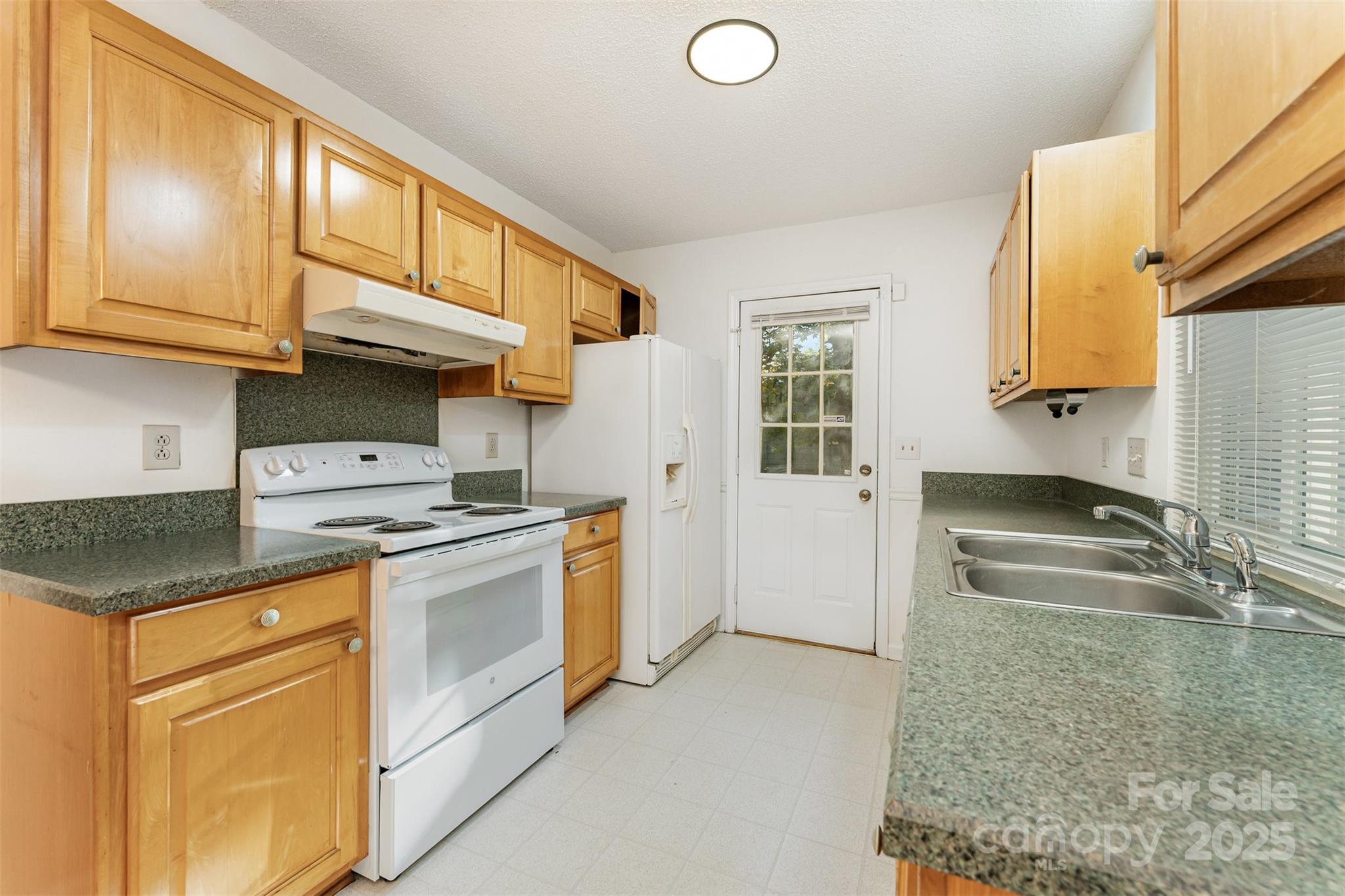 2319 Oak Leigh Drive — Charlotte
