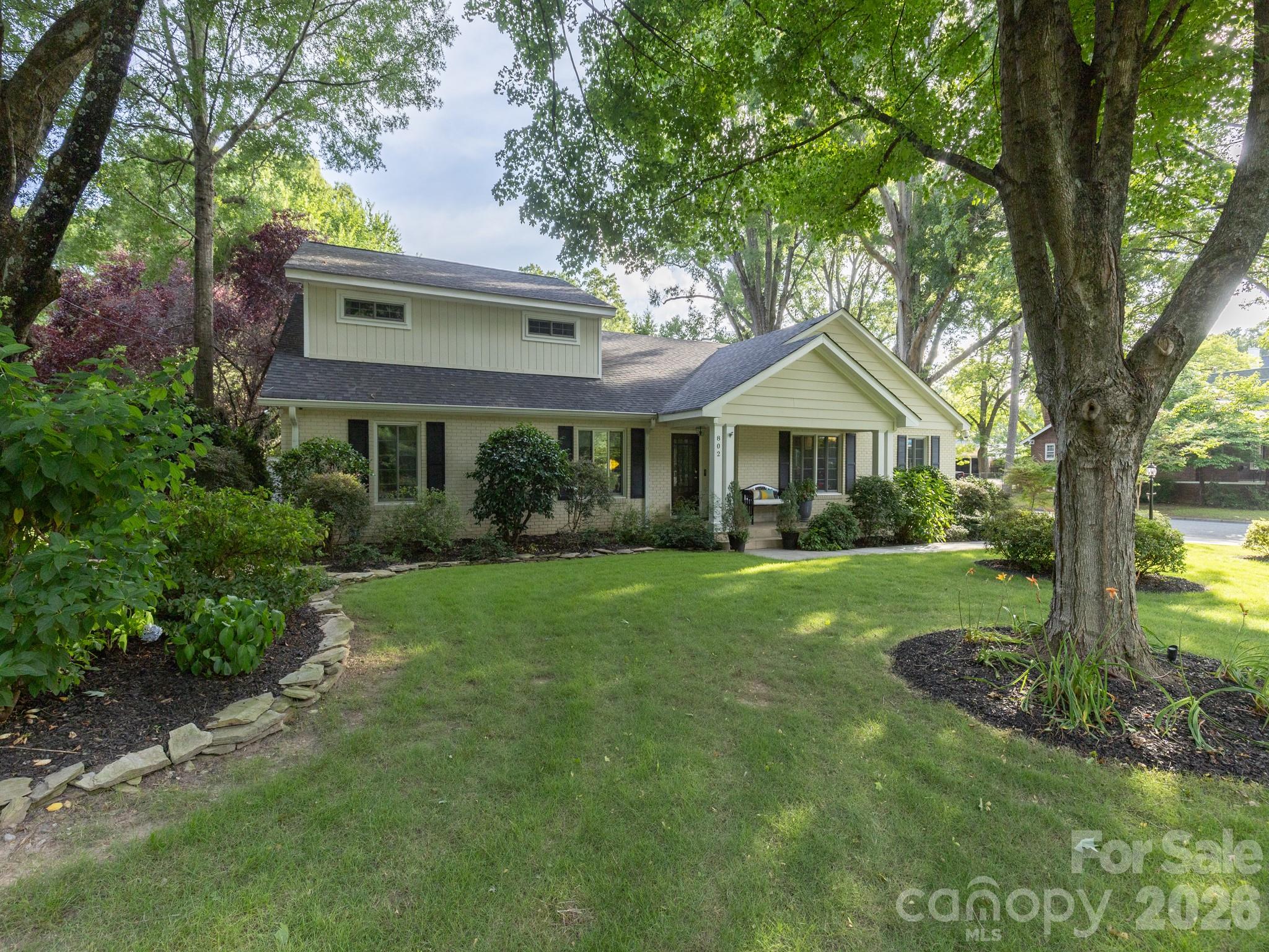802 E Franklin Street — Monroe