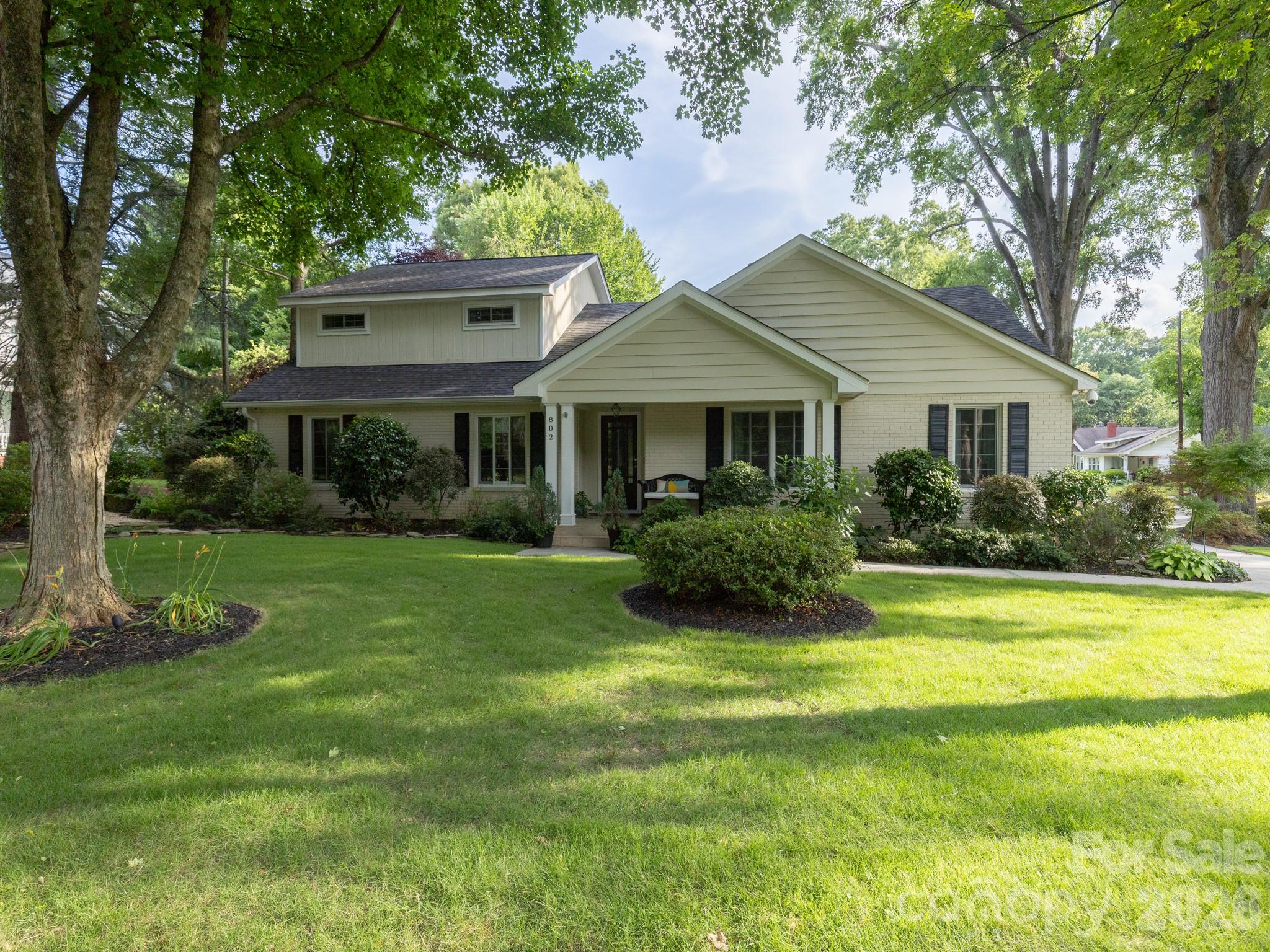 802 E Franklin Street — Monroe