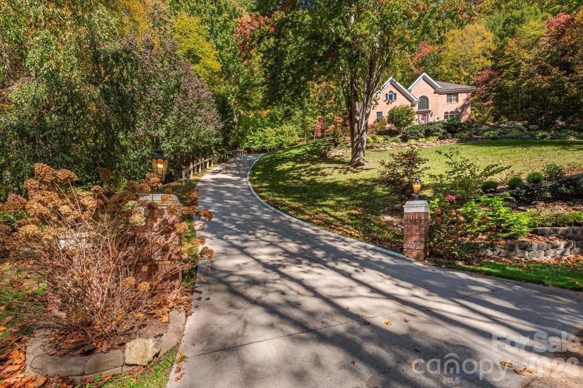 295 Laurel Ridge Drive — Waynesville