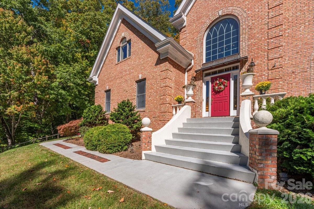 295 Laurel Ridge Drive — Waynesville