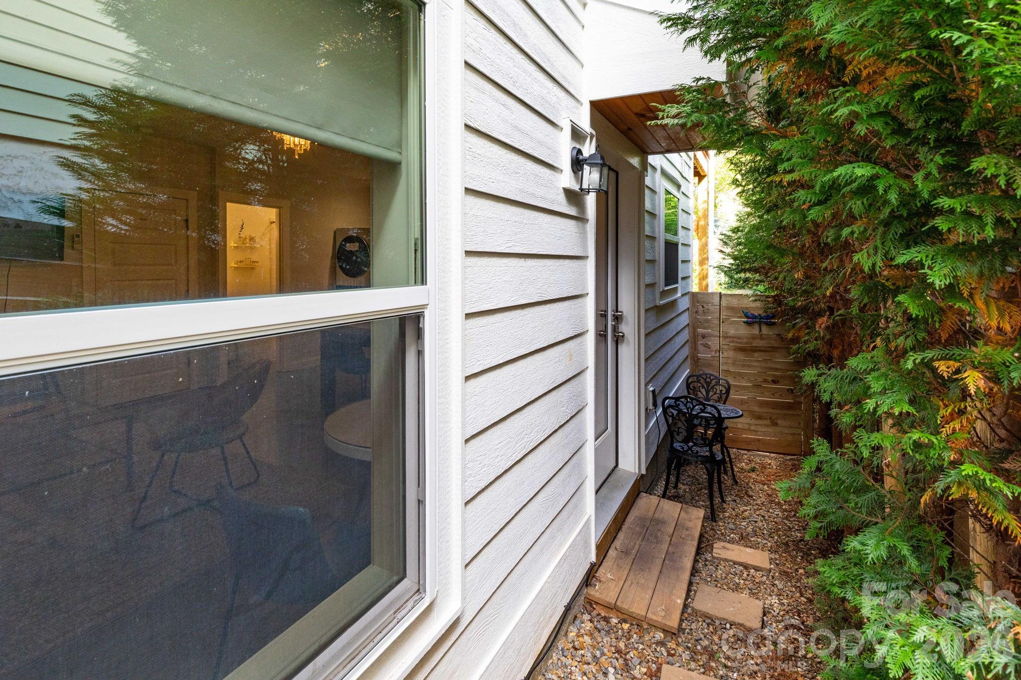 27 Ruslan Drive — Asheville