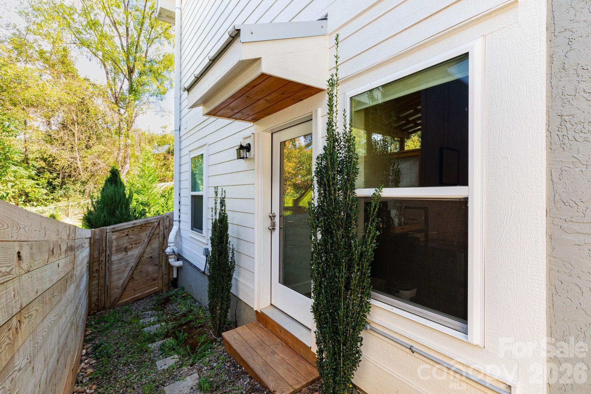 27 Ruslan Drive — Asheville