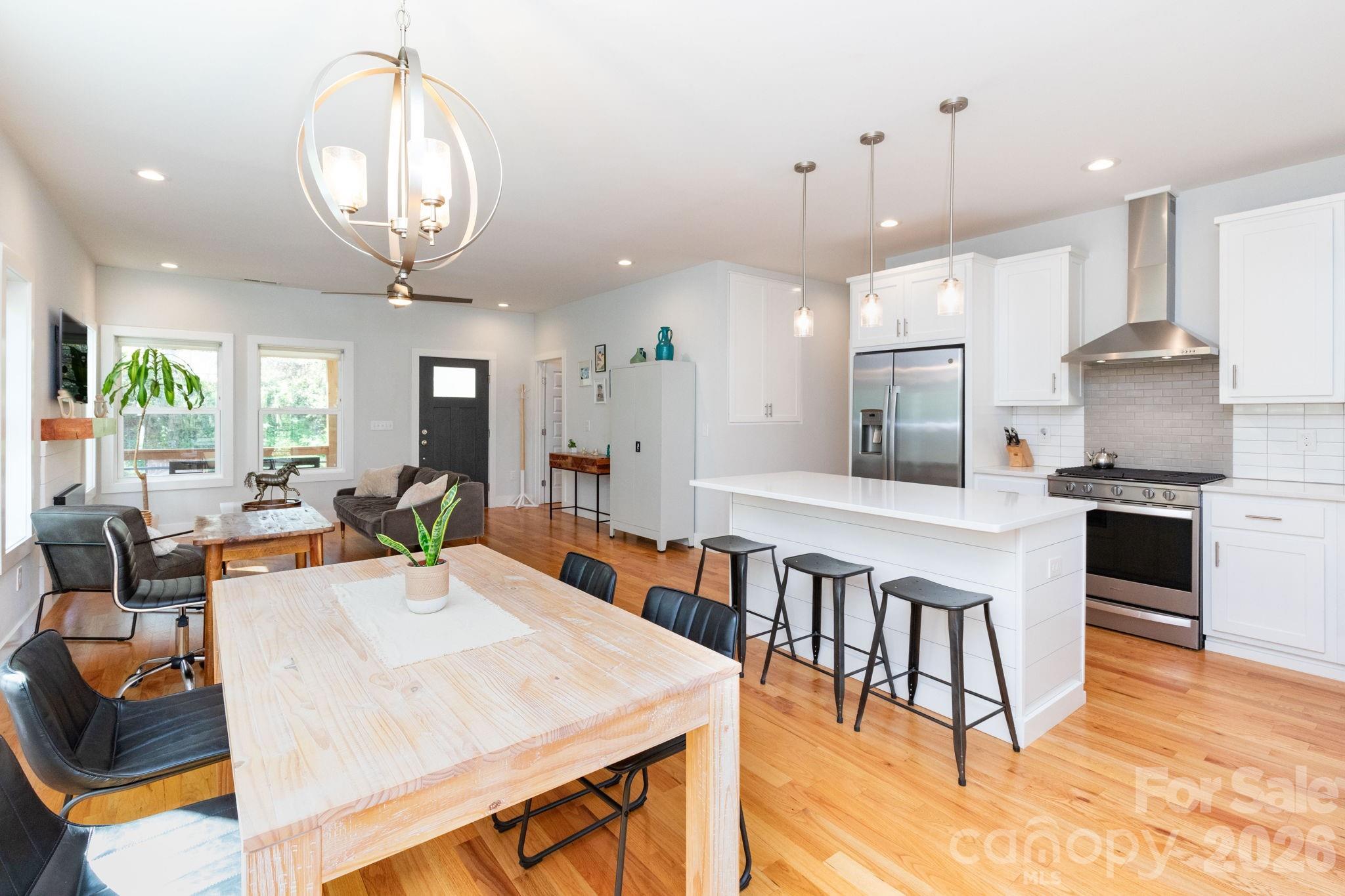 27 Ruslan Drive — Asheville