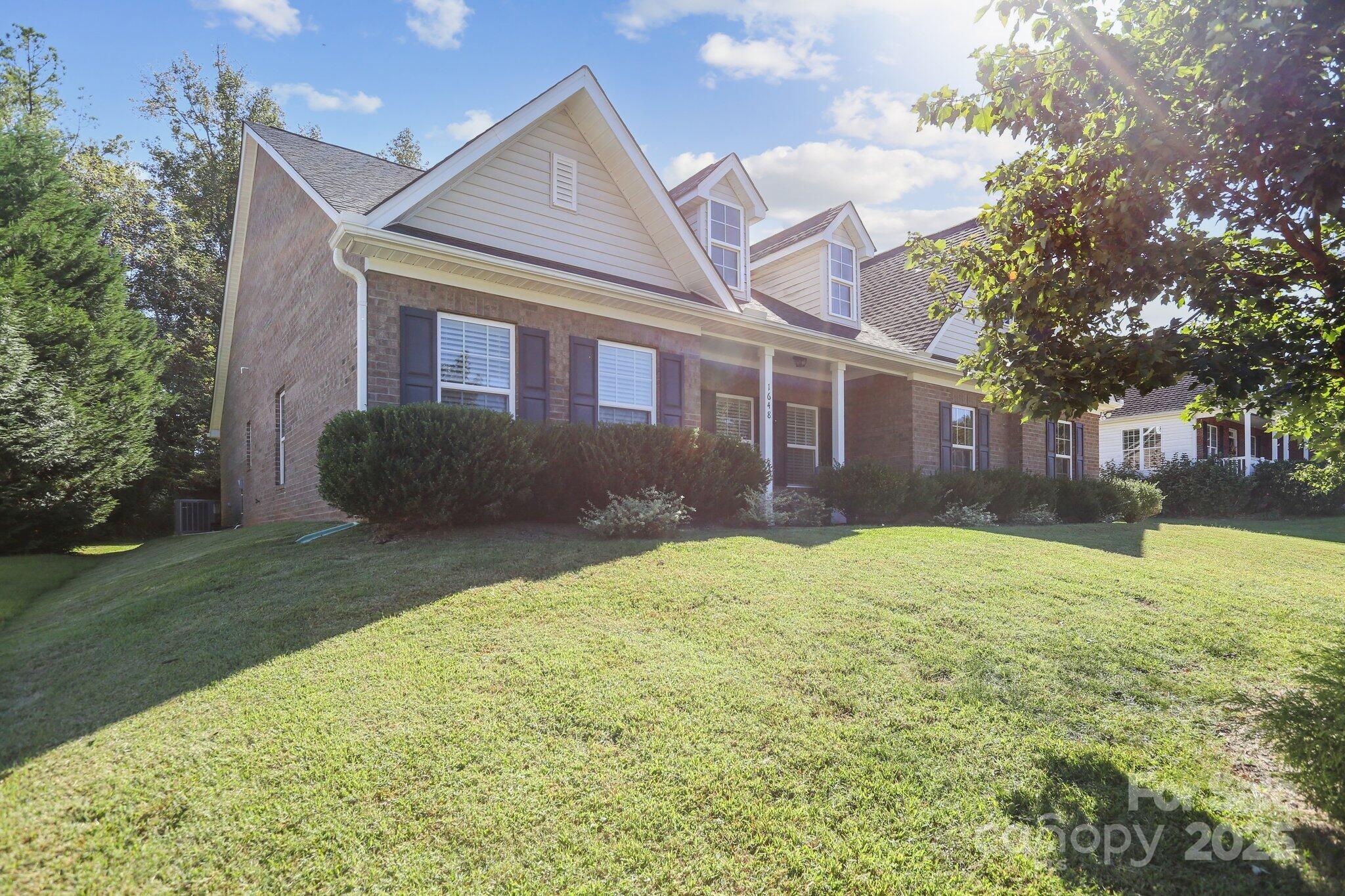 1648 Williamsburg Drive — Rock Hill