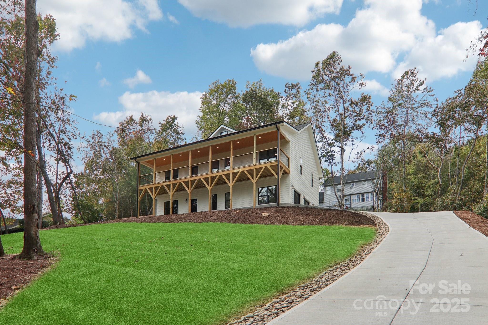 271 Greenstone Lane — Mills River