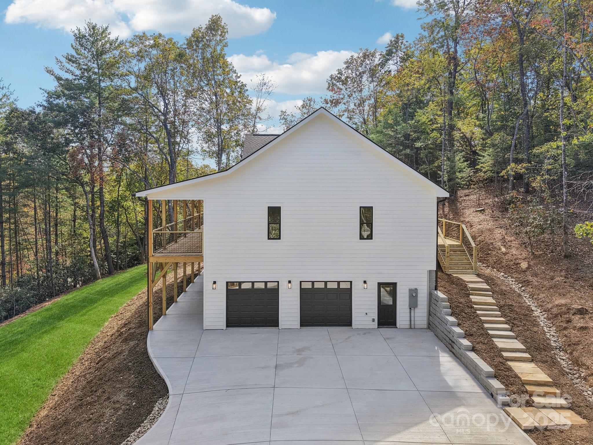 271 Greenstone Lane — Mills River