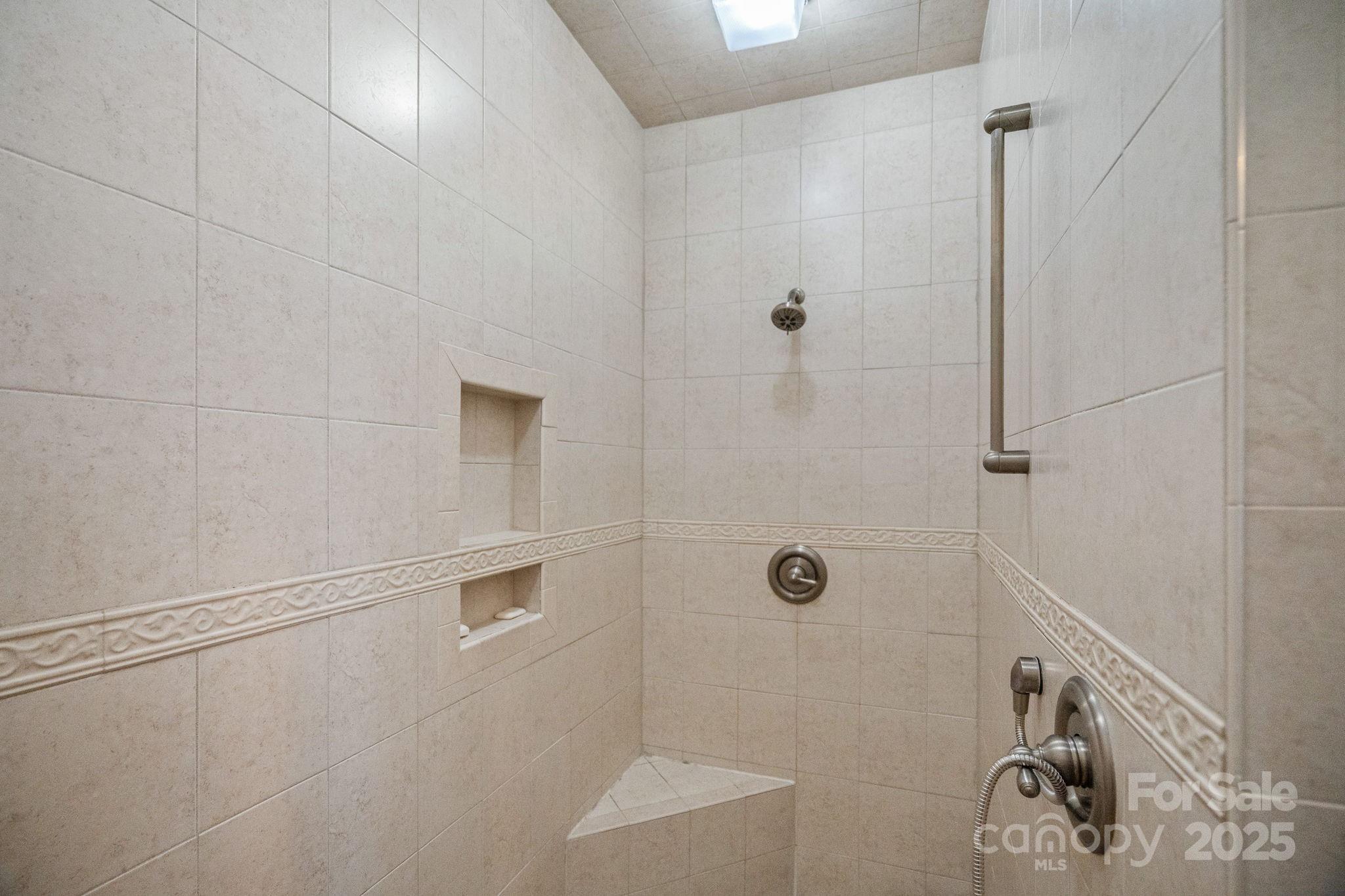 107 Kenway Loop — Mooresville