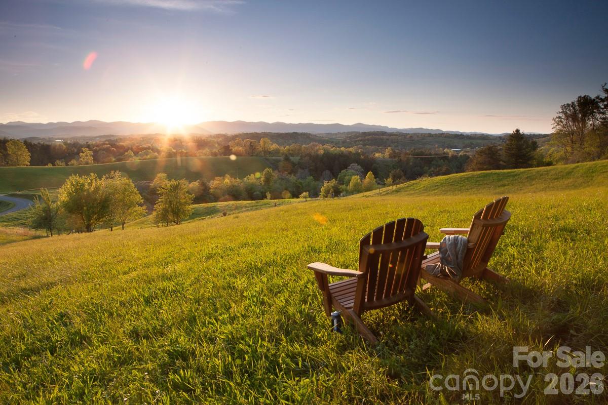 202 Westridge Farm Road — Asheville