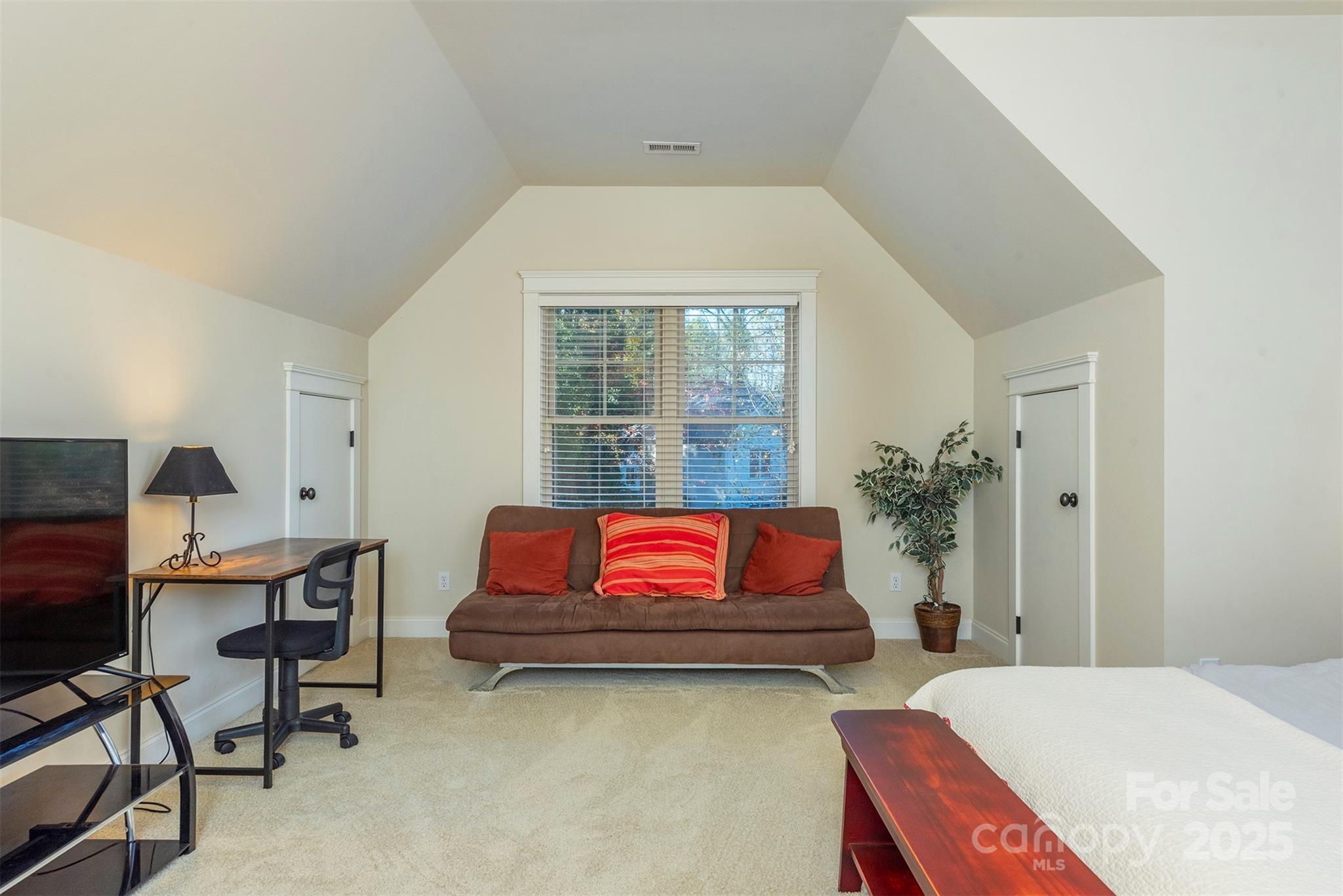 4 Yellow Owl Court — Biltmore Lake